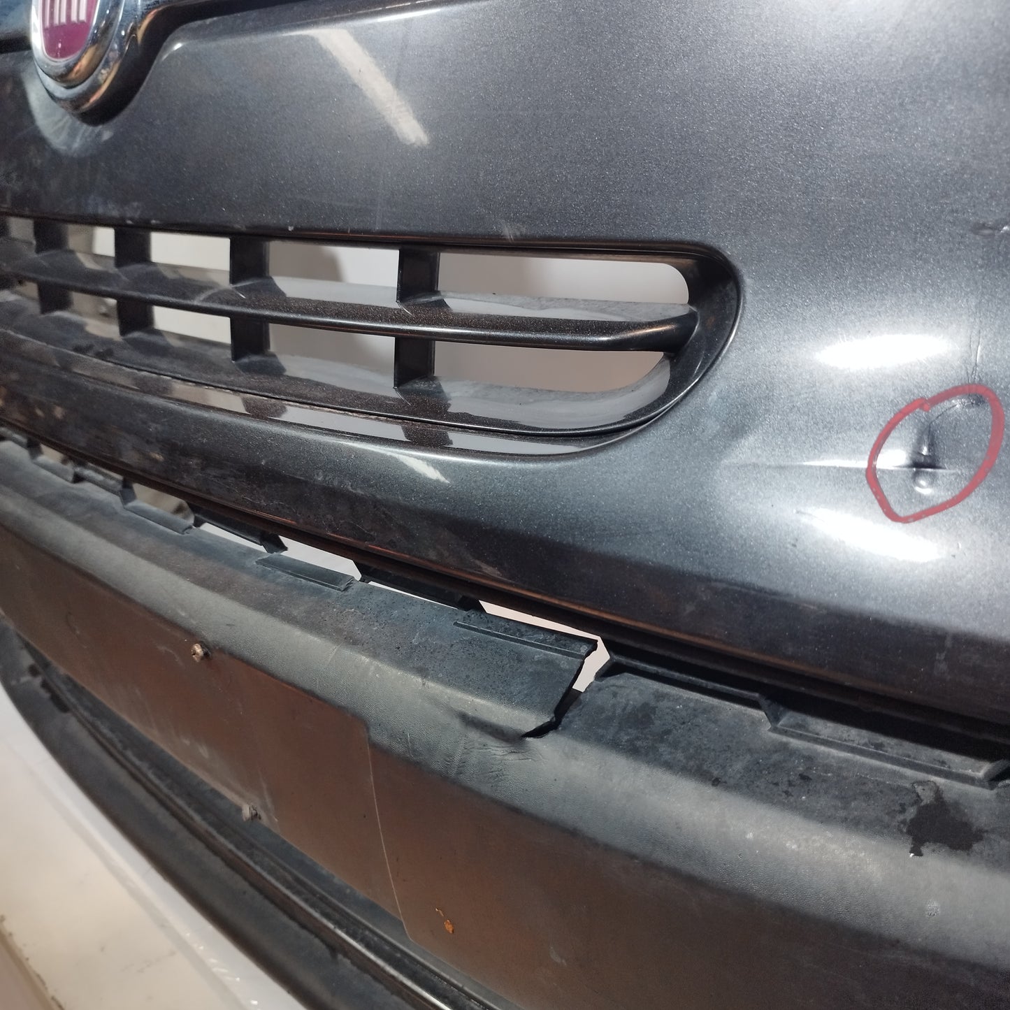 Paraurti anteriore grigio moda Fiat 500L 2013 ecoAC12685