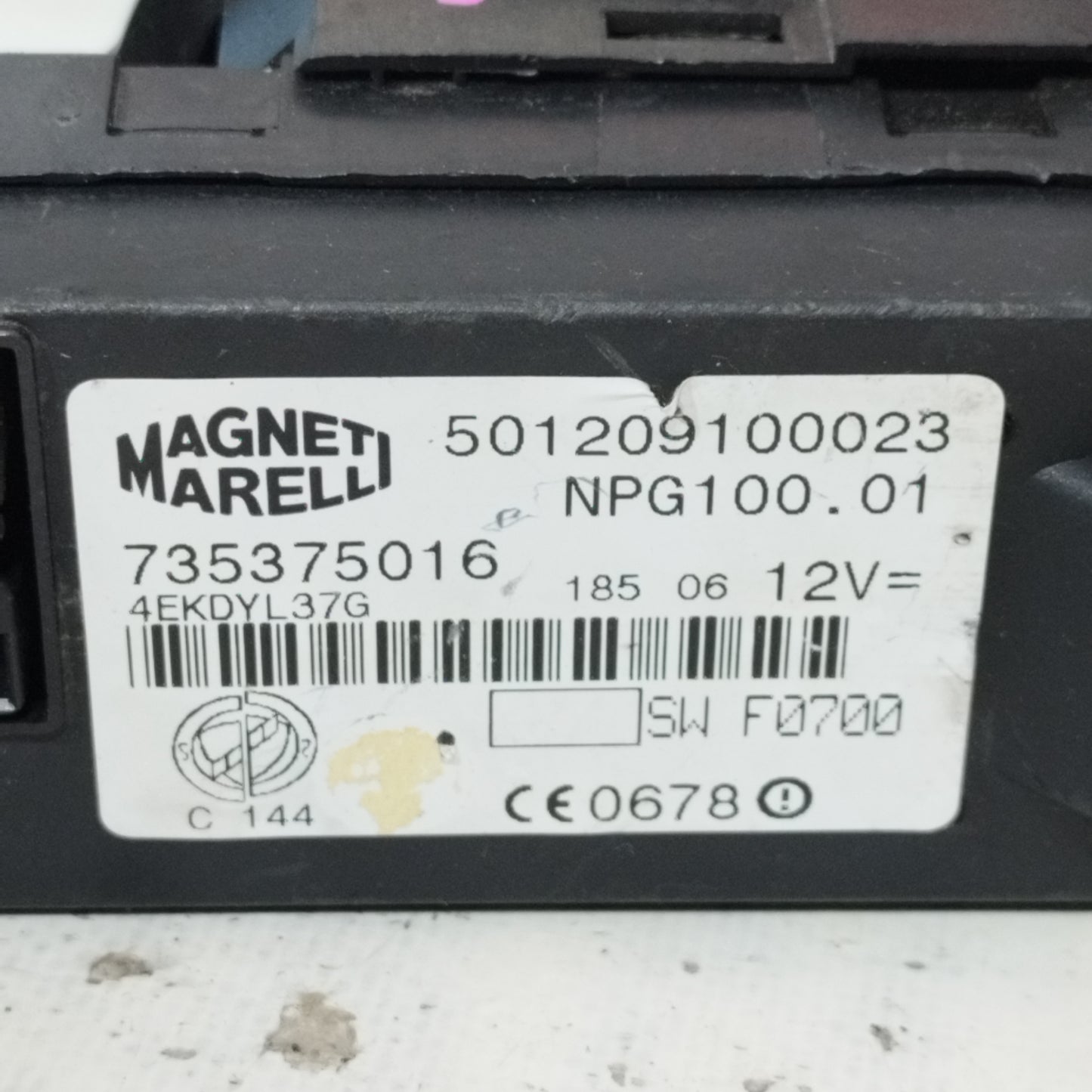 Front left button panel 4 buttons Lancia Thesis 2008 code: 735375016 ecoAC10119