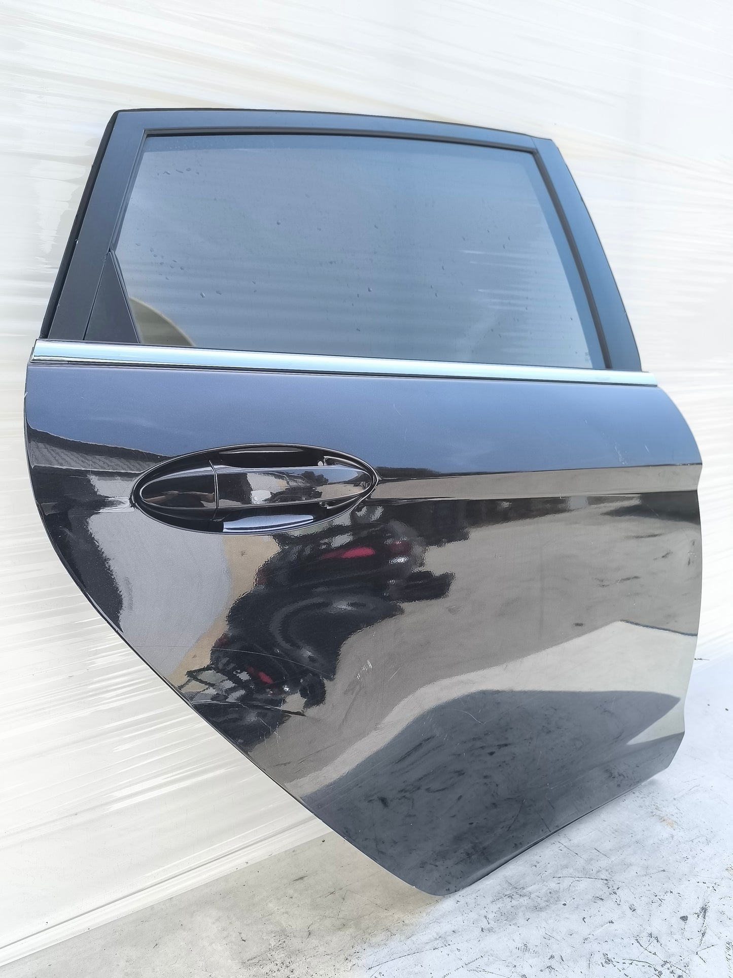 Sportello posteriore dx Ford Fiesta anno 2010 nero ecoAG8148
