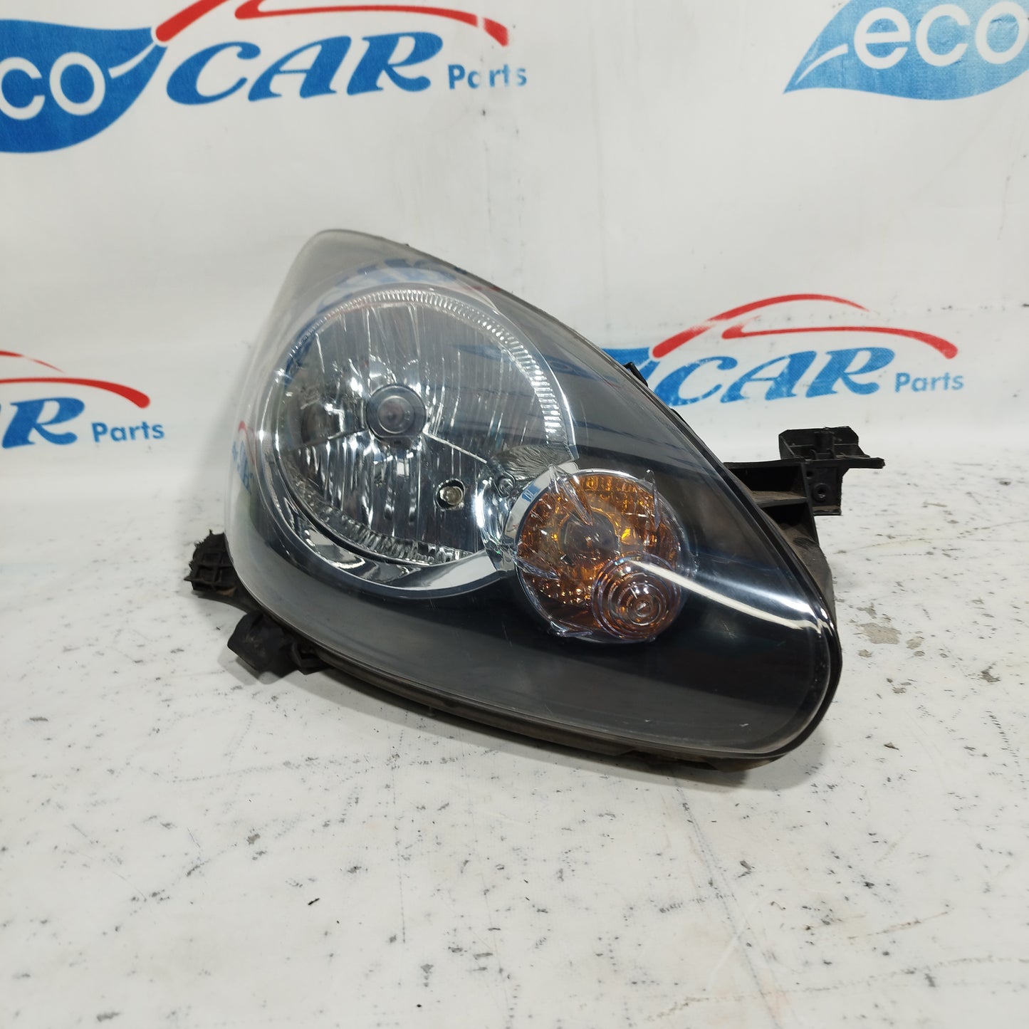 Toyota Aygo 2008 ecoAC8779 right front light
