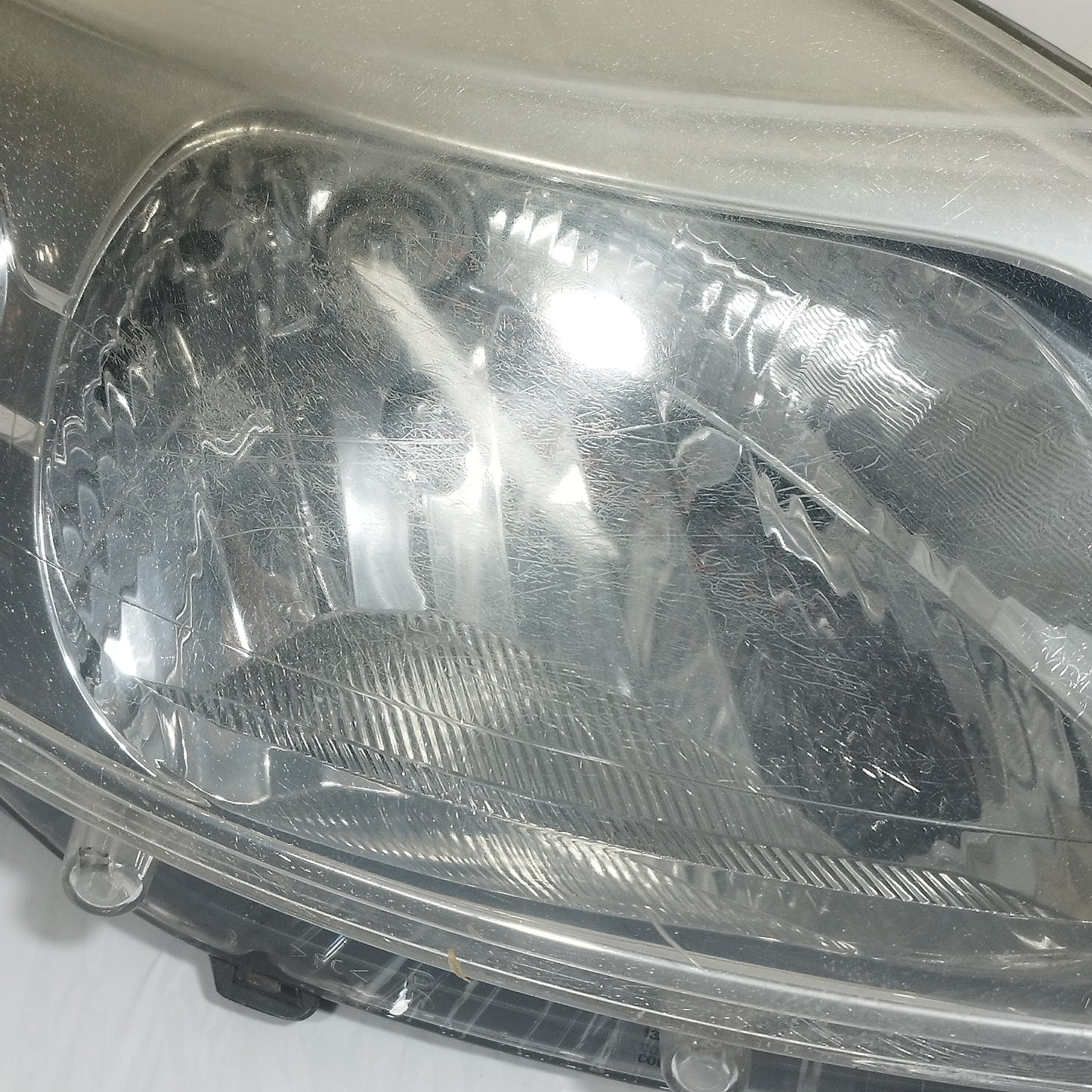 Fanale anteriore dx Dacia Sandero i (BS90) 2008-2012 cod: 8200733877 ecoAC15372