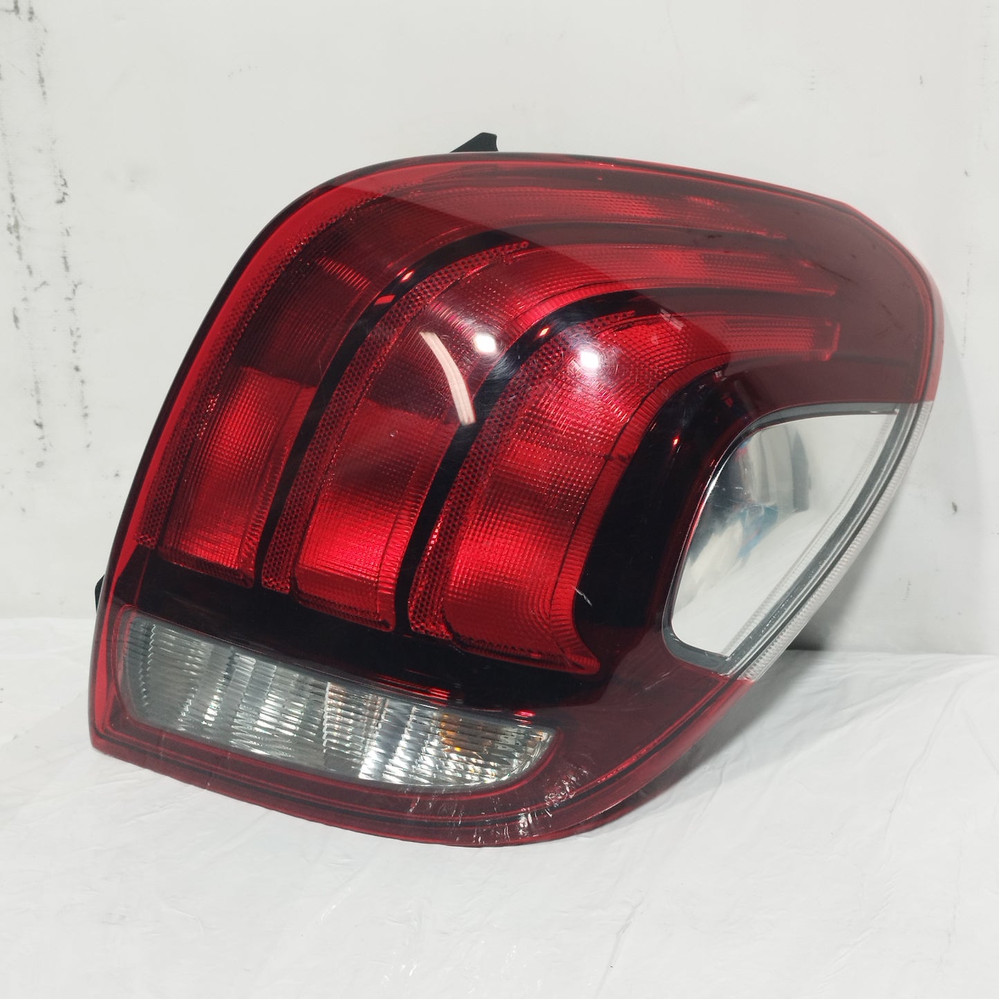Fanale posteriore dx Peugeot 108 2020 cod: 81550-0H132 ecoAC15052