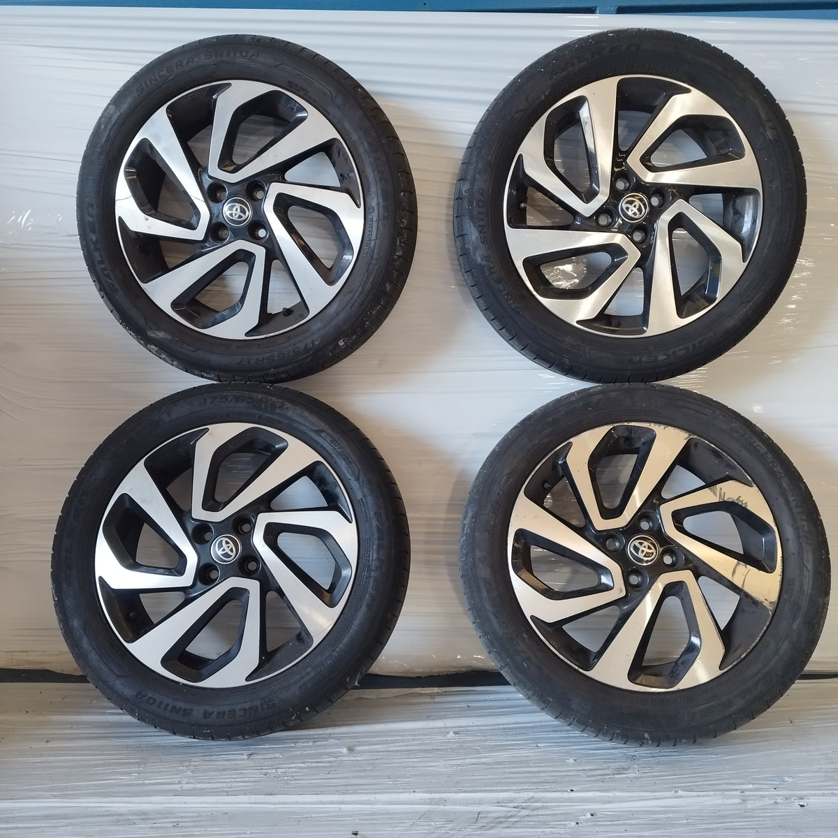 Cerchi in lega con gomme Toyota Aygo X (AB70) 2022-2025 ecoAC17519