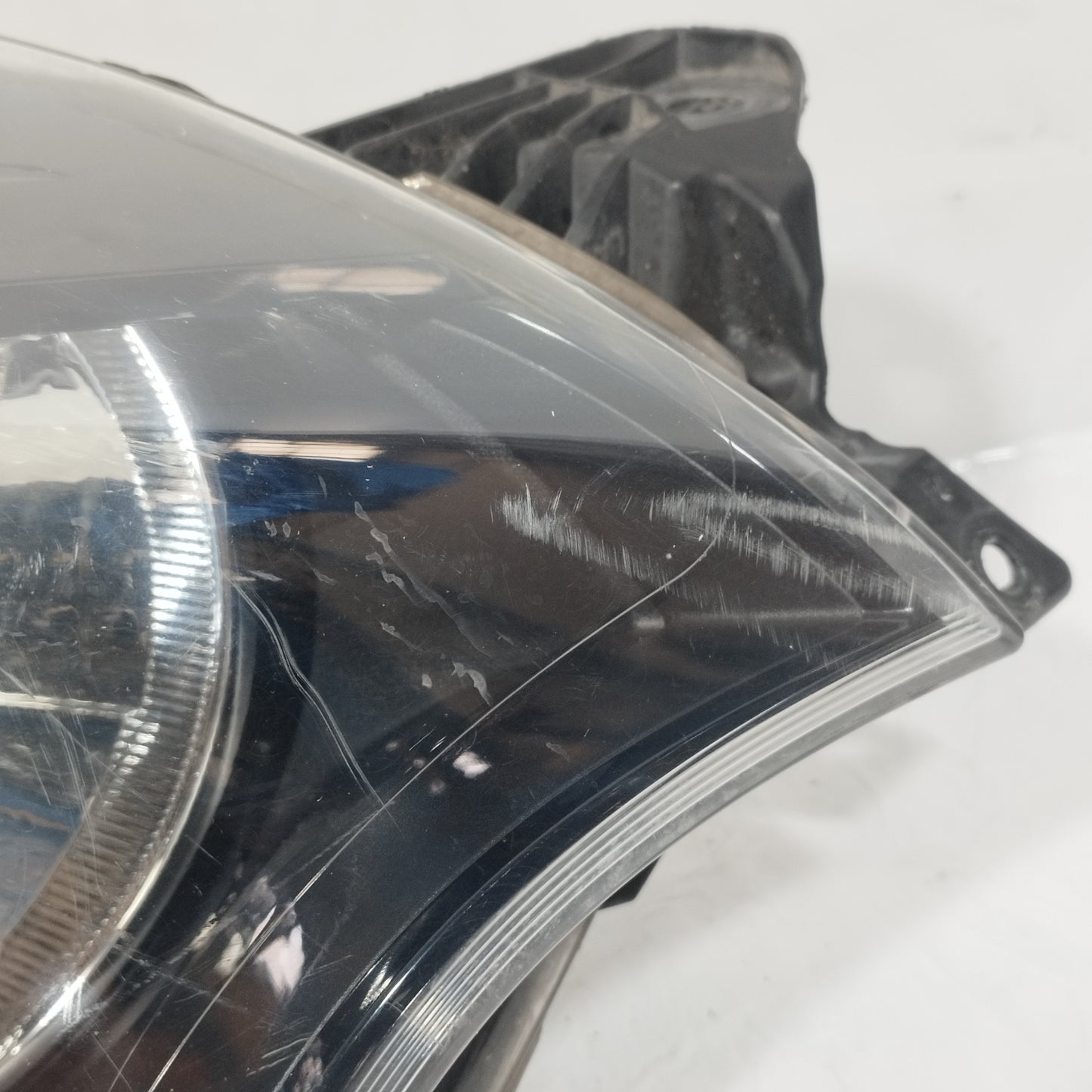 Renault Twingo 2012 rechter Frontscheinwerfer Code: 90004095 ecoAC13430