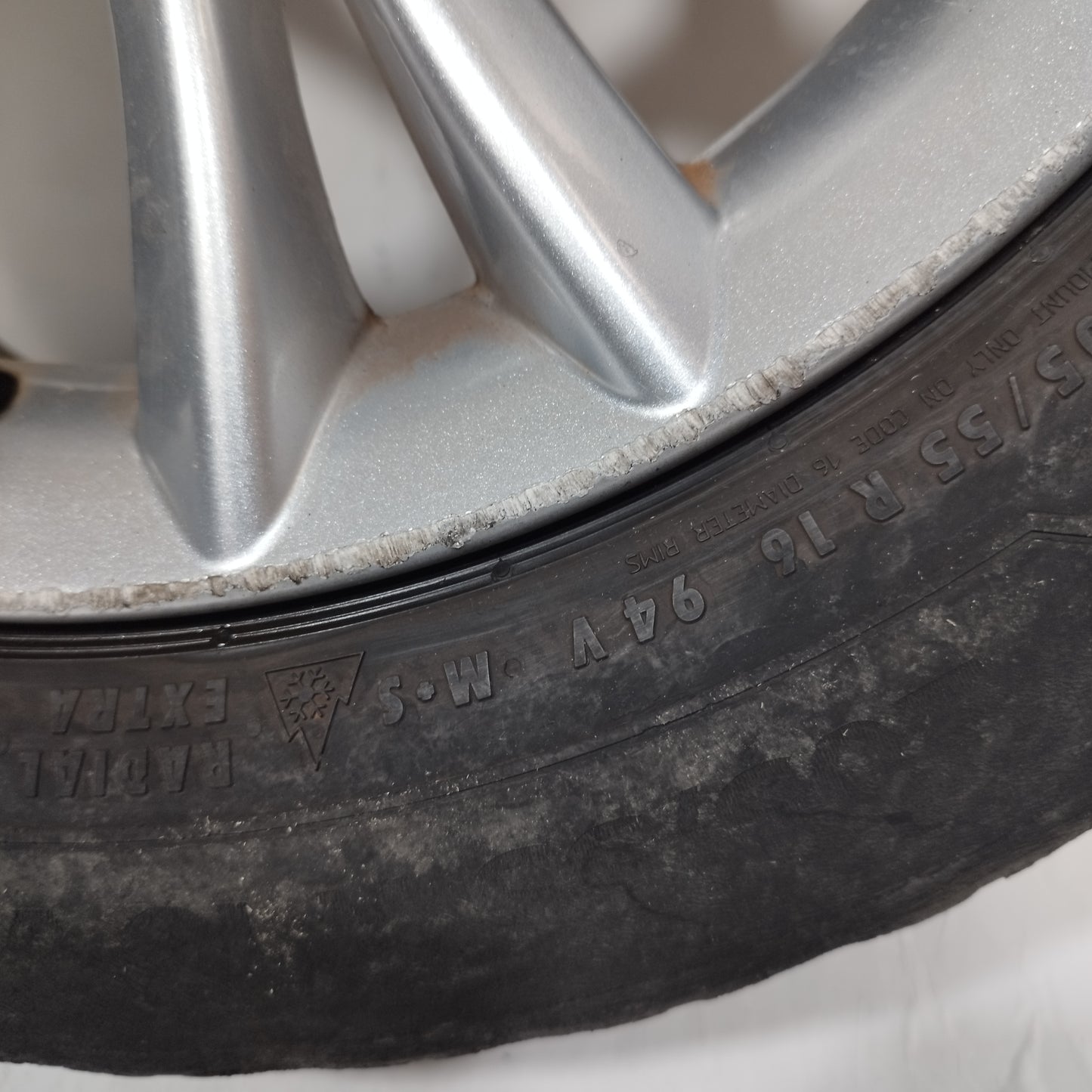 Cerchi in lega completi di gomme Lancia Delta 2011 ecoAC12231