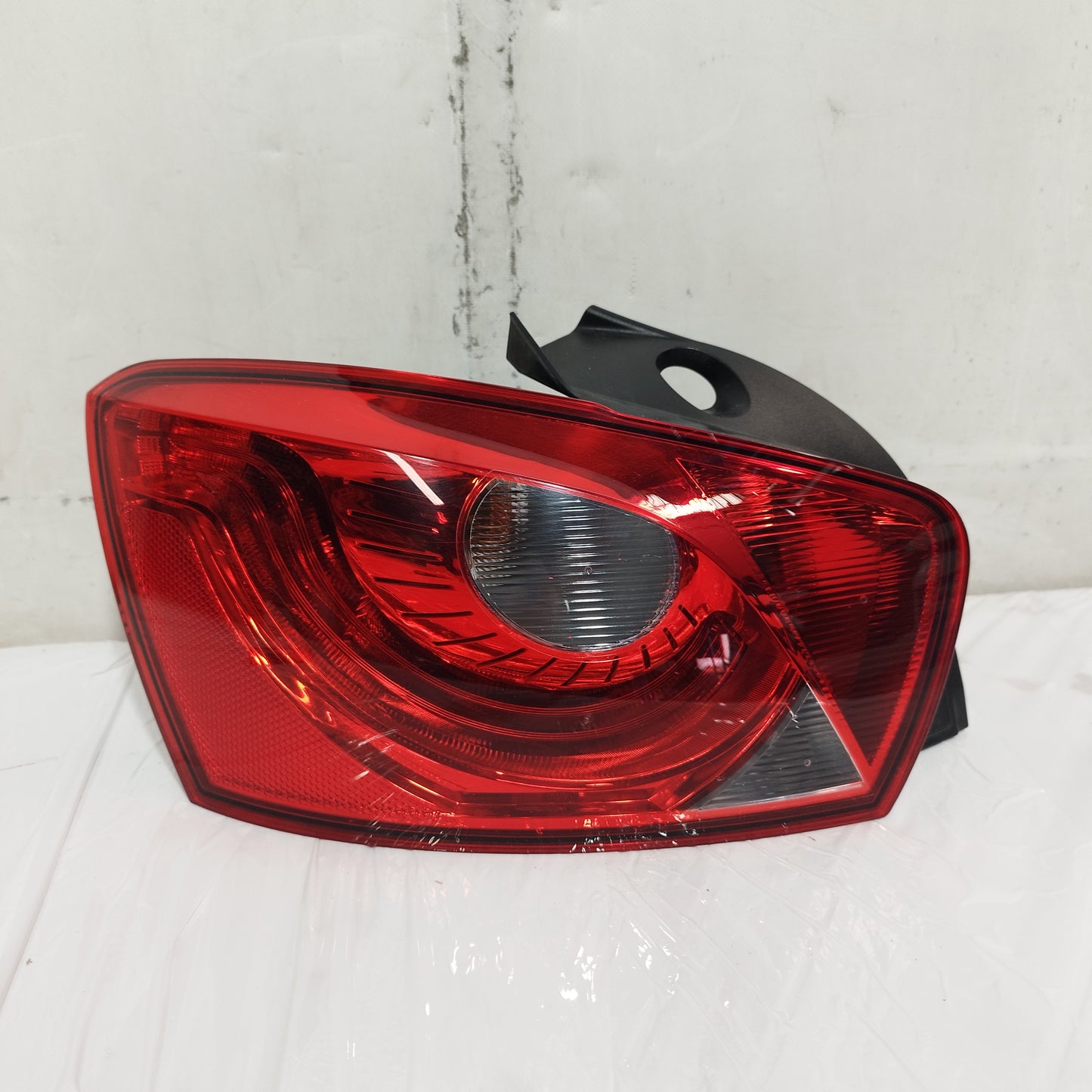 Fanale posteriore sx Seat Ibiza (6J) 2008-2012 cod: 6J4945095K ecoAC16408