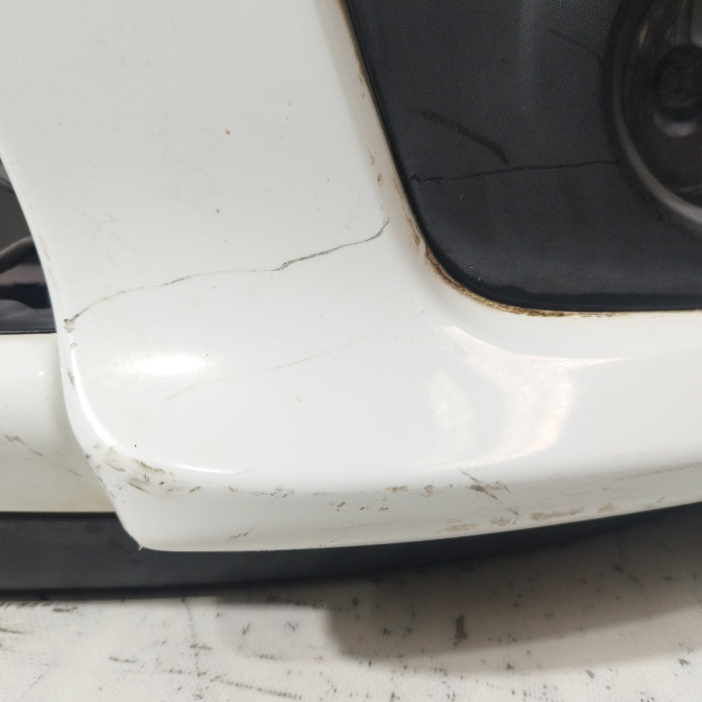 White Front Bumper Renault Twingo 2010 ecoAC10221