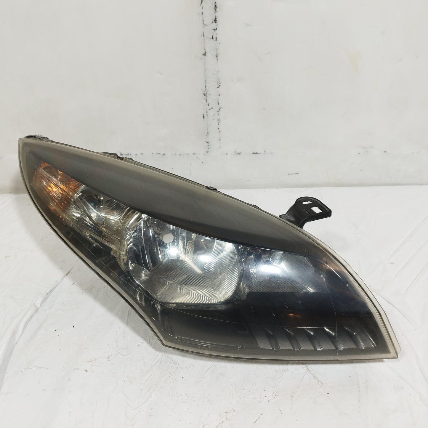 Fanale anteriore dx Renault Megane 2011 cod: 030124420400 ecoAC15104