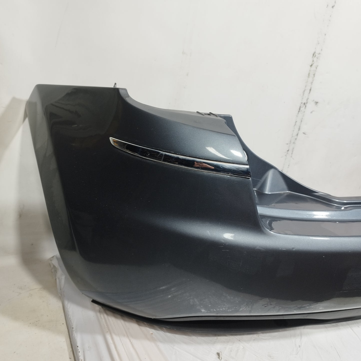Paraurti posteriore grigio scuro Lancia Musa (350) 2007-2012 ecoAC15463
