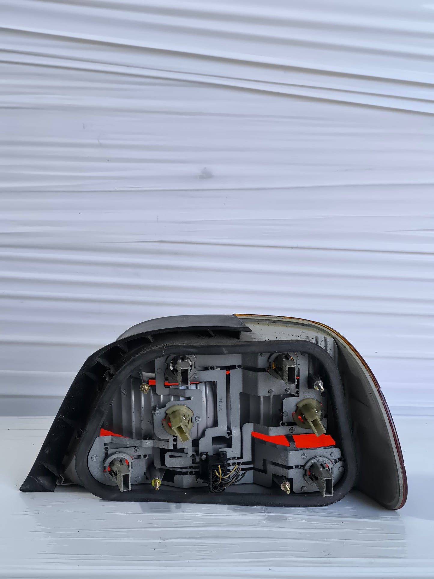 Fanale posteriore sx Bmw serie 7 E38 1994-2001 ecoAG8510