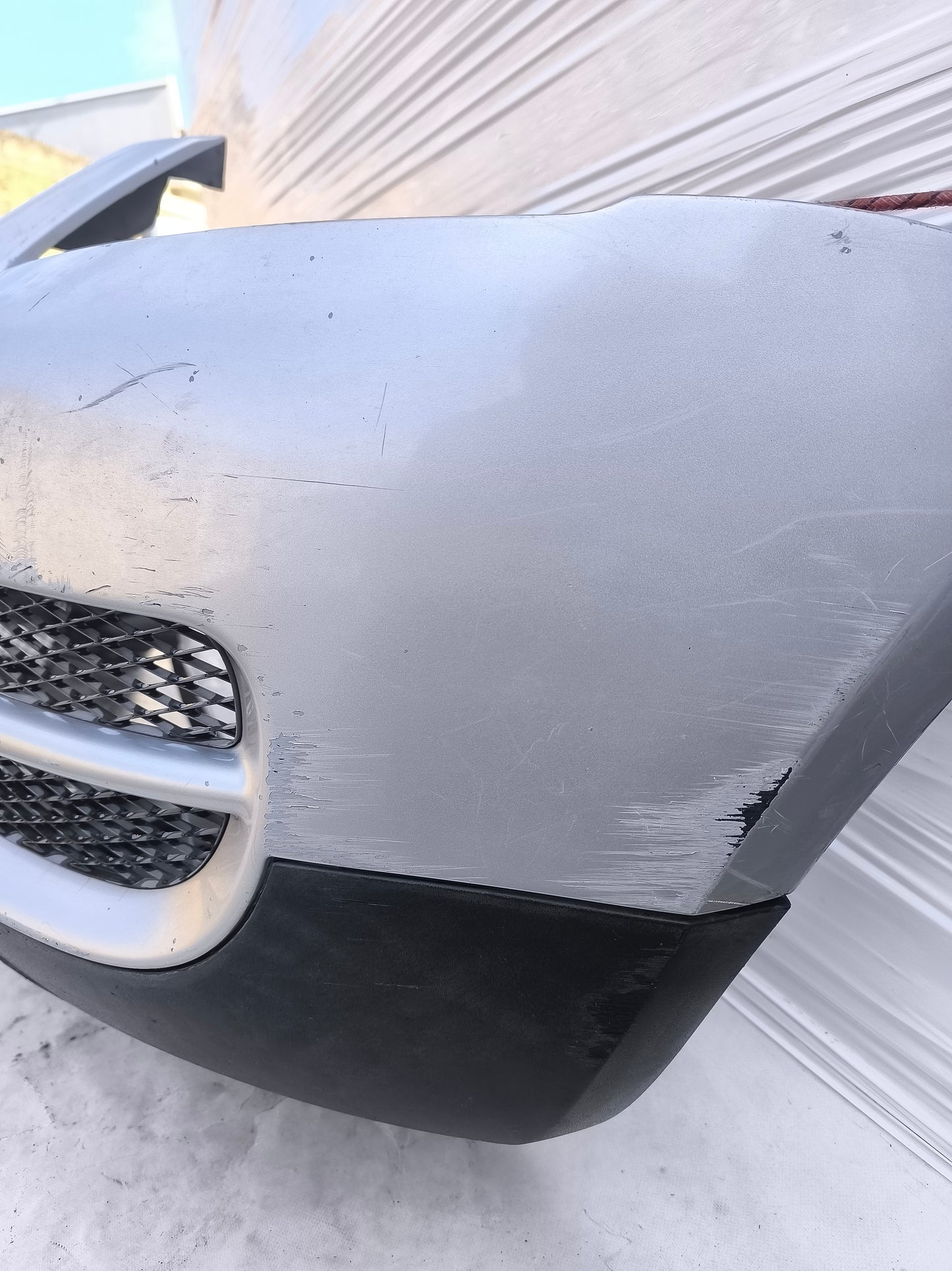 Paraurti anteriore Volkswagen Touareg anno 2007 grigio argento ecoAG8174