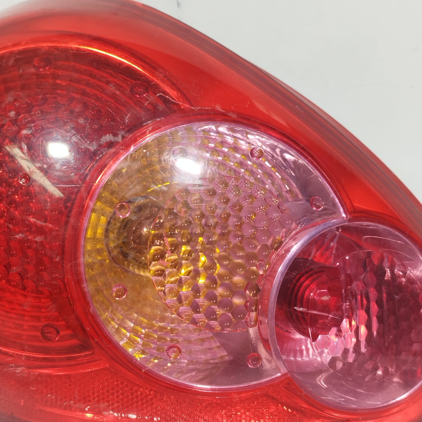 Toyota Aygo 2005 ecoAC13255 linke Rückleuchte