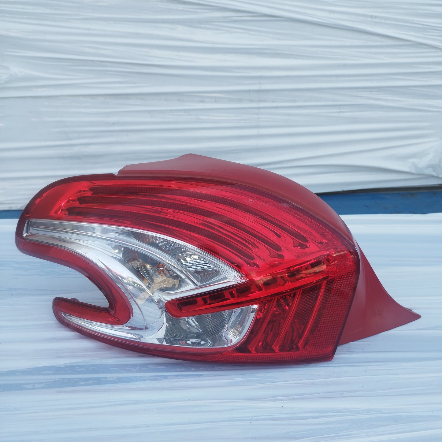 Fanale posteriore sx Peugeot 208 2014 cod: 9672628280-02 ecoDM198