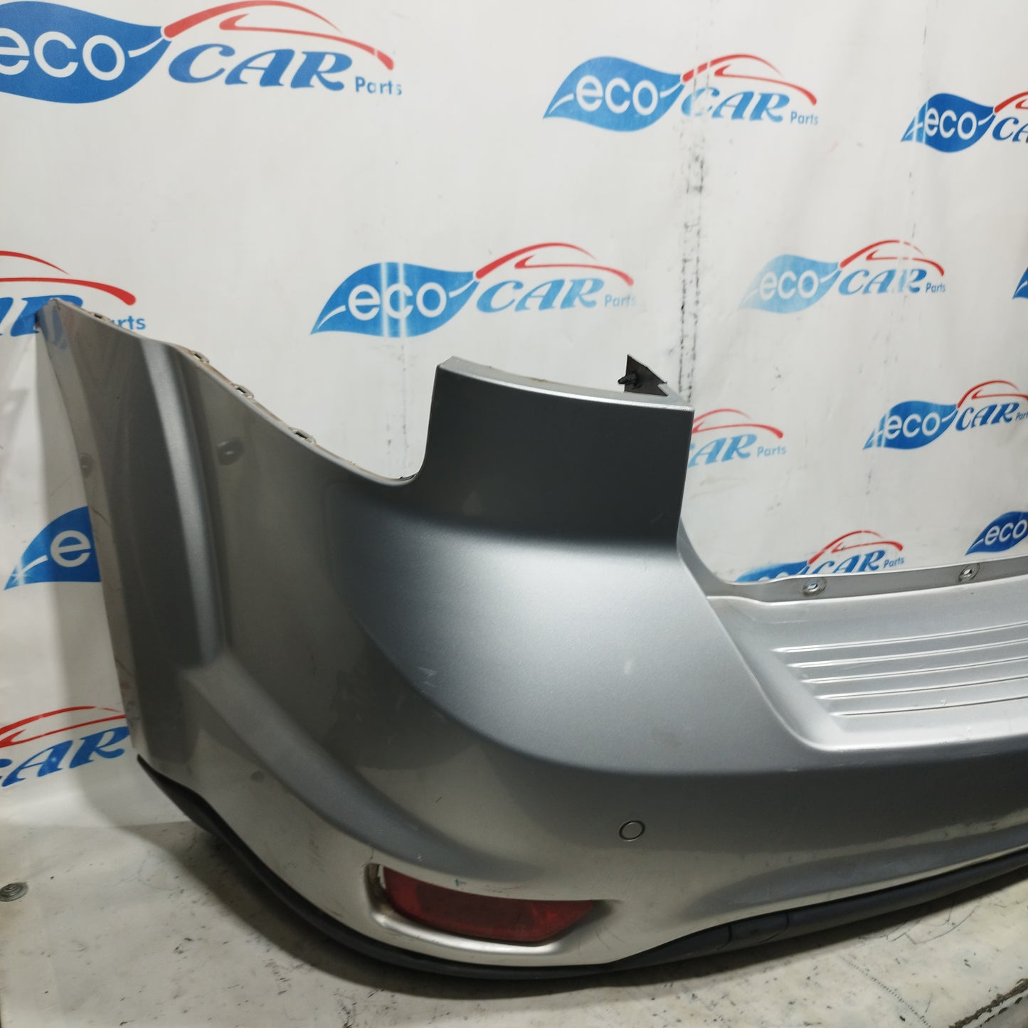 Hellgraue Heckstoßstange Fiat Freemont 2012 ecoAC9046