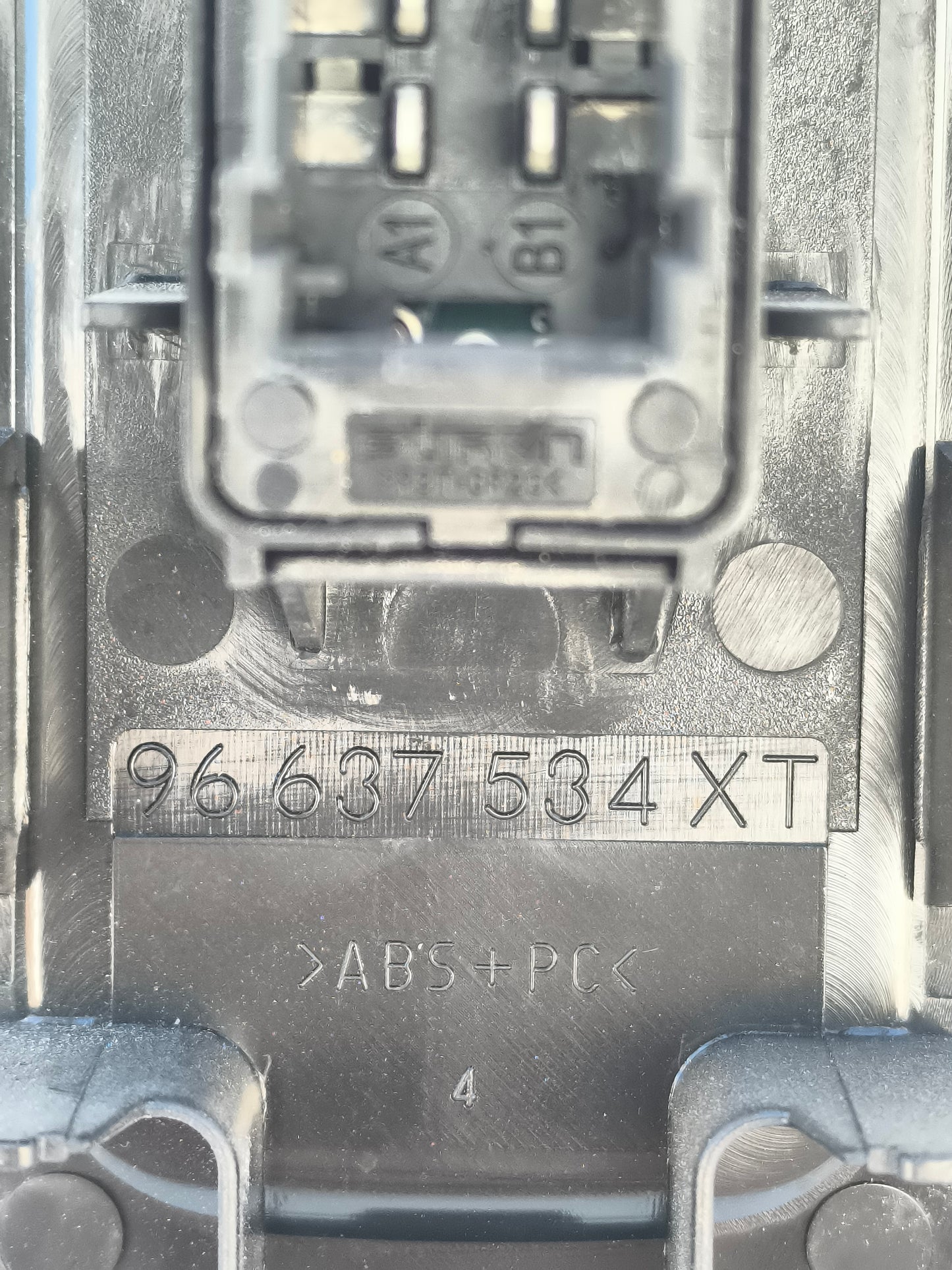Pulsantiera anteriore dx Citroen C3 anno 2010 cod: 96637534XT ecoAG7706