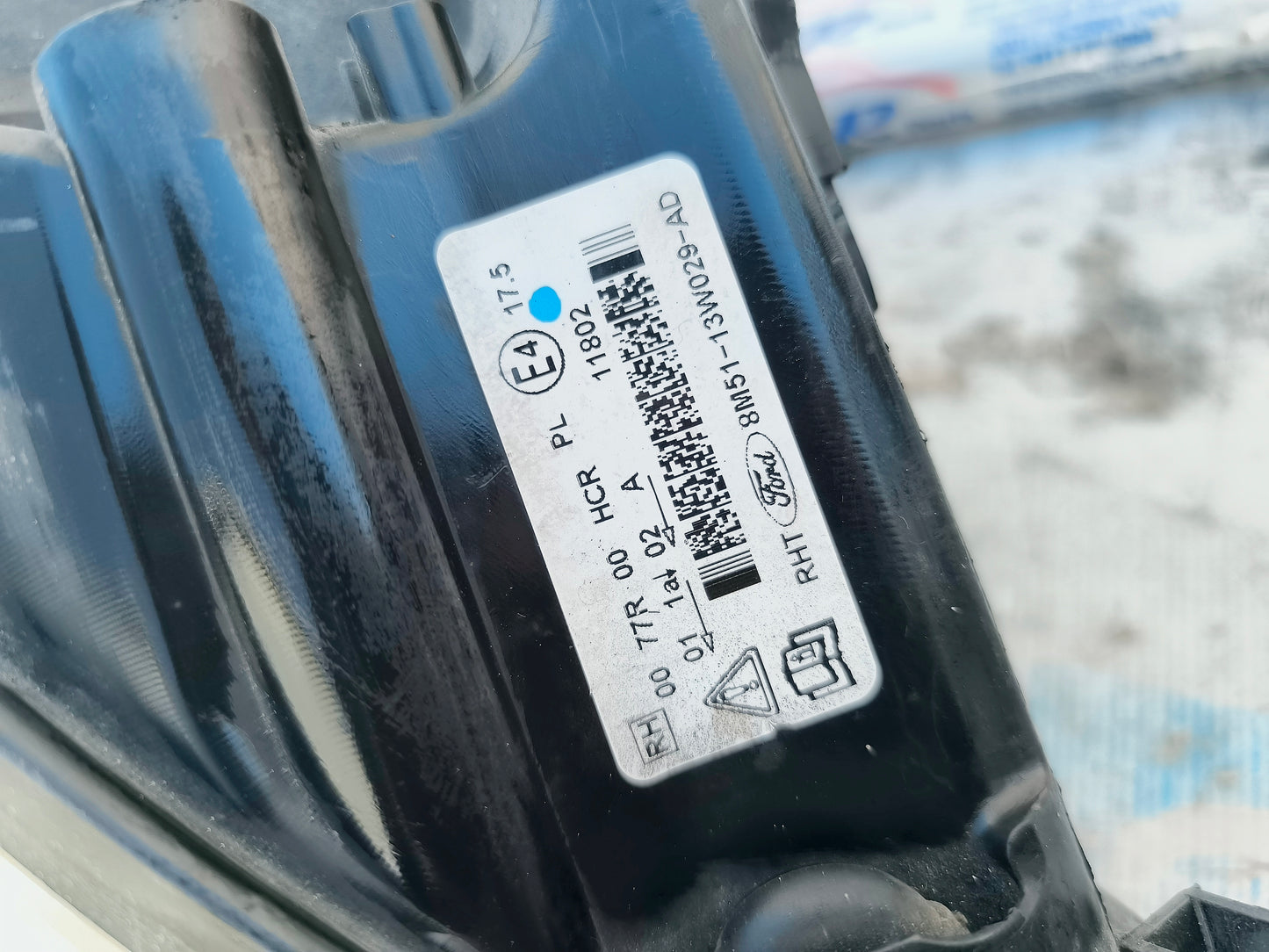 Ford Focus 2009 right front light (grey background) ecoAG6318