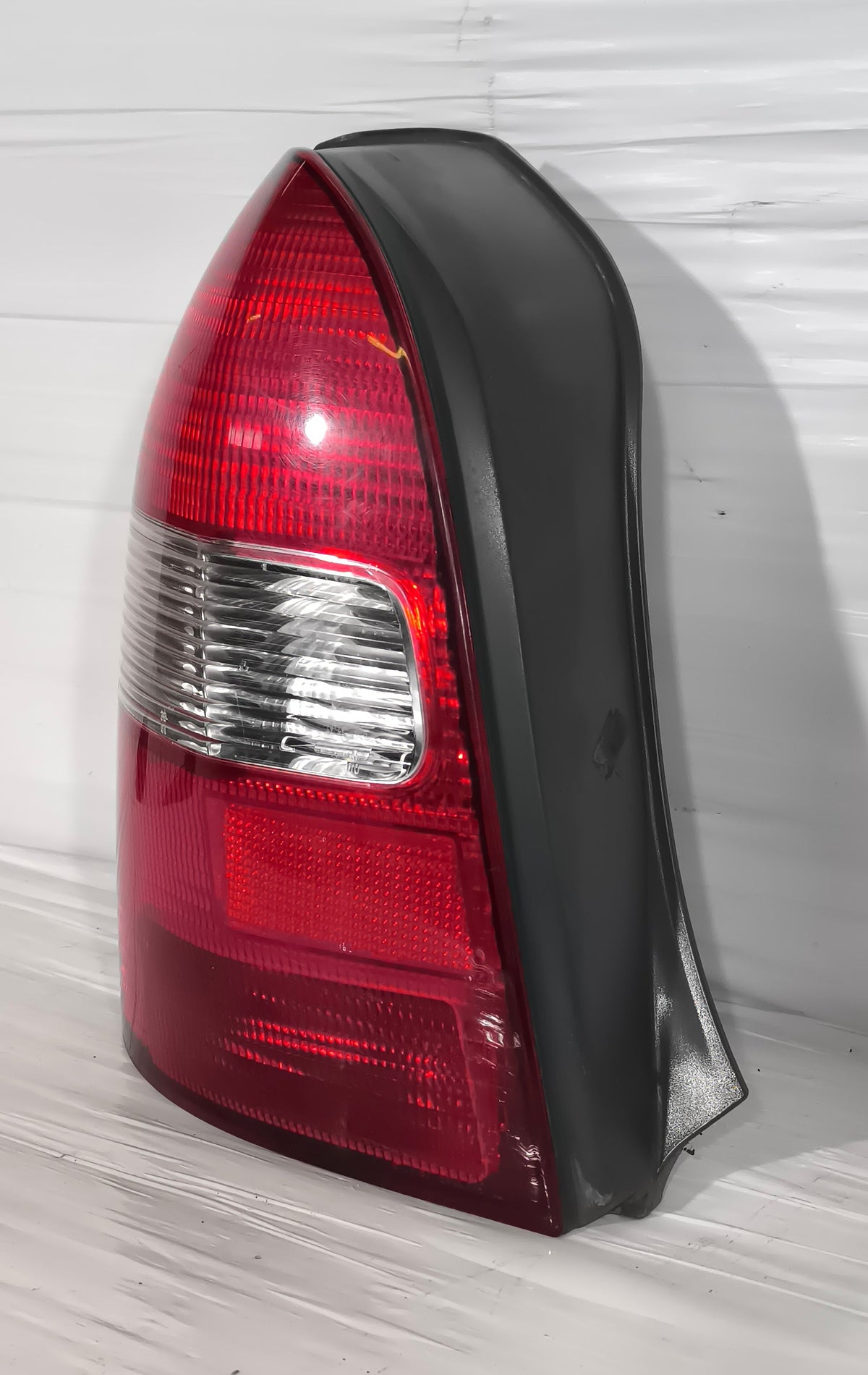 Fanale posteriore sx Mazda 323 Hatchback anno 1998-2000 5 porte ecoAG9849
