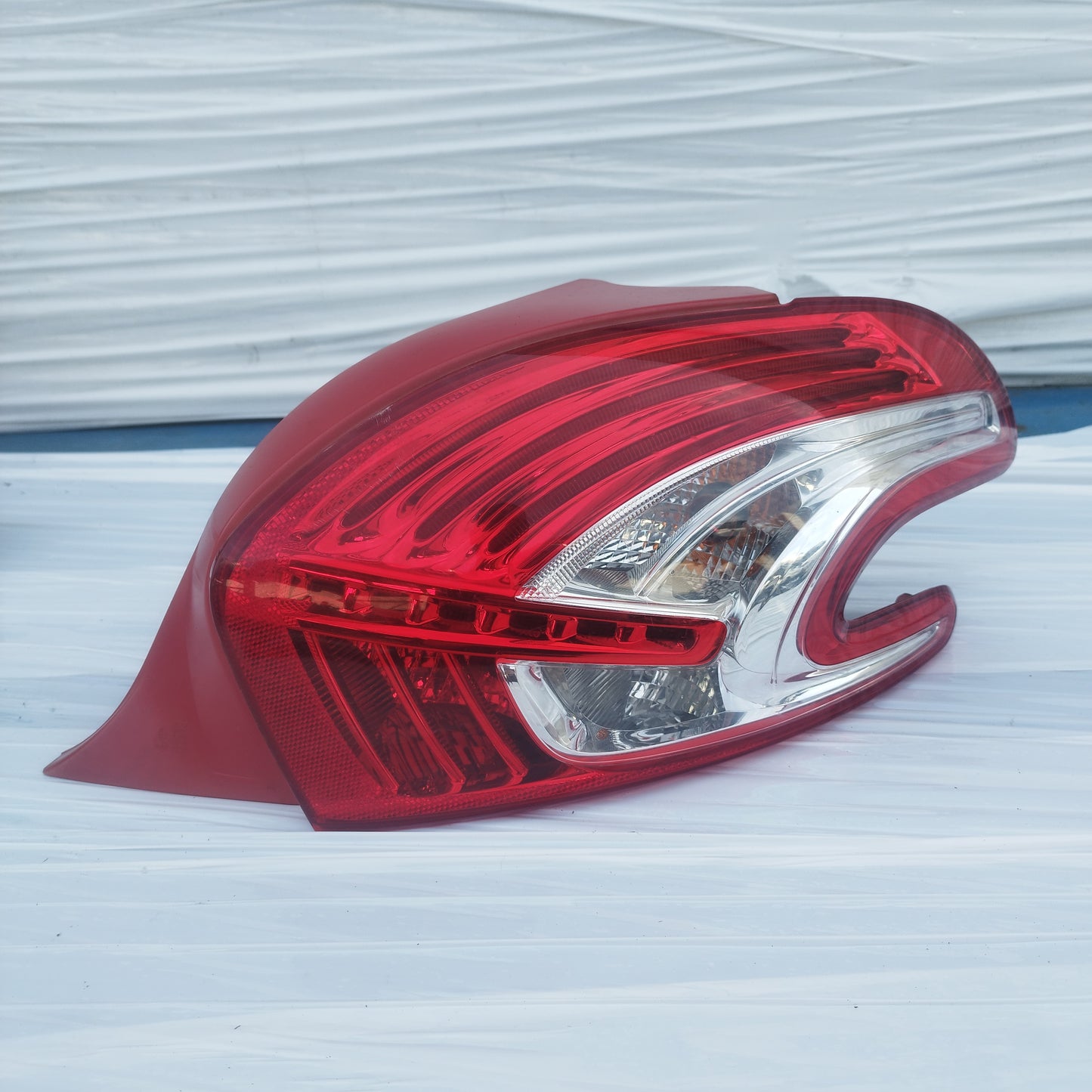 Fanale posteriore dx Peugeot 208 2014 cod: 9672628380-02 ecoDM200