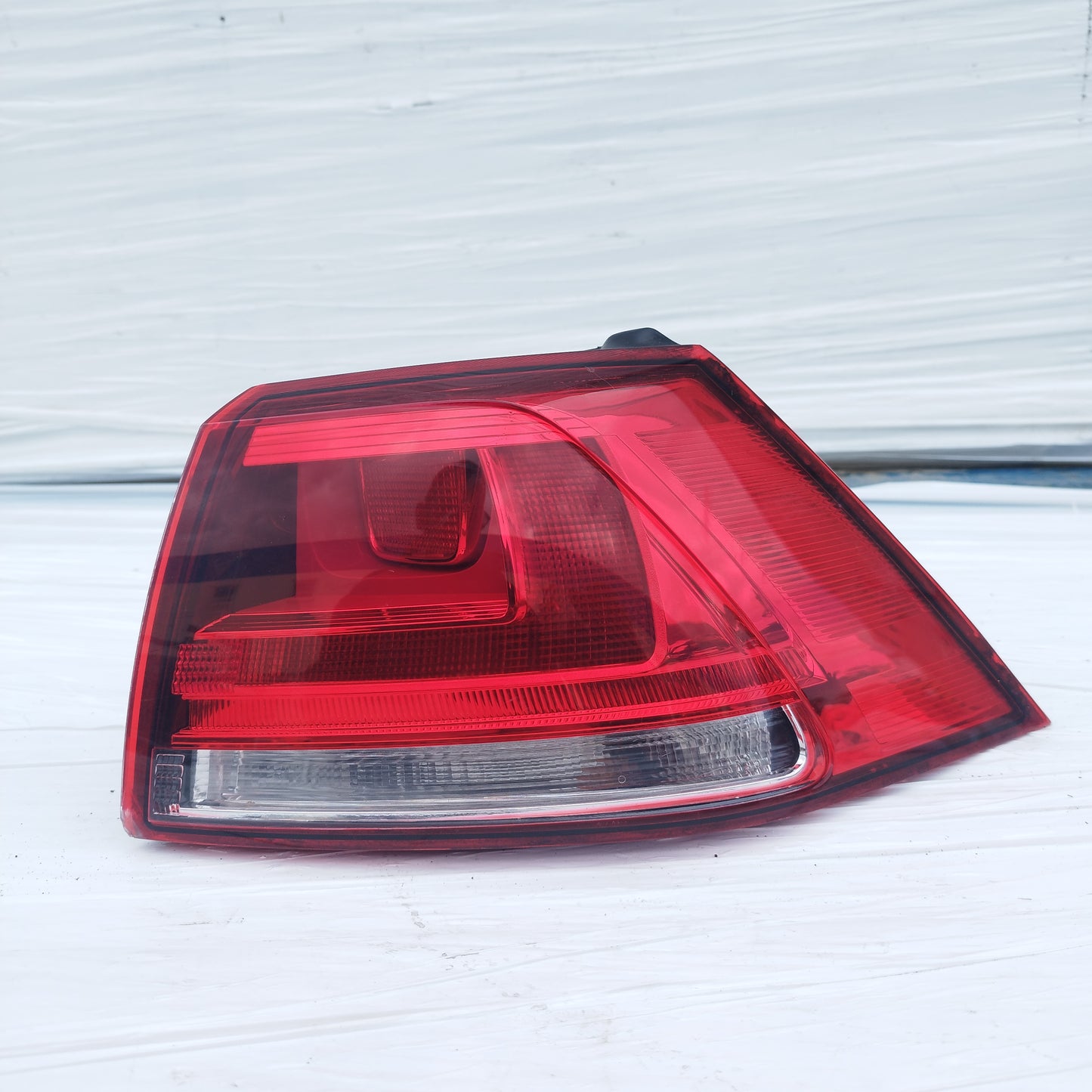 Fanale posteriore esterno dx a led Vaolkswagen Golf 7 (5G) 2013-2017 cod: 5G0945096M ecoDM104