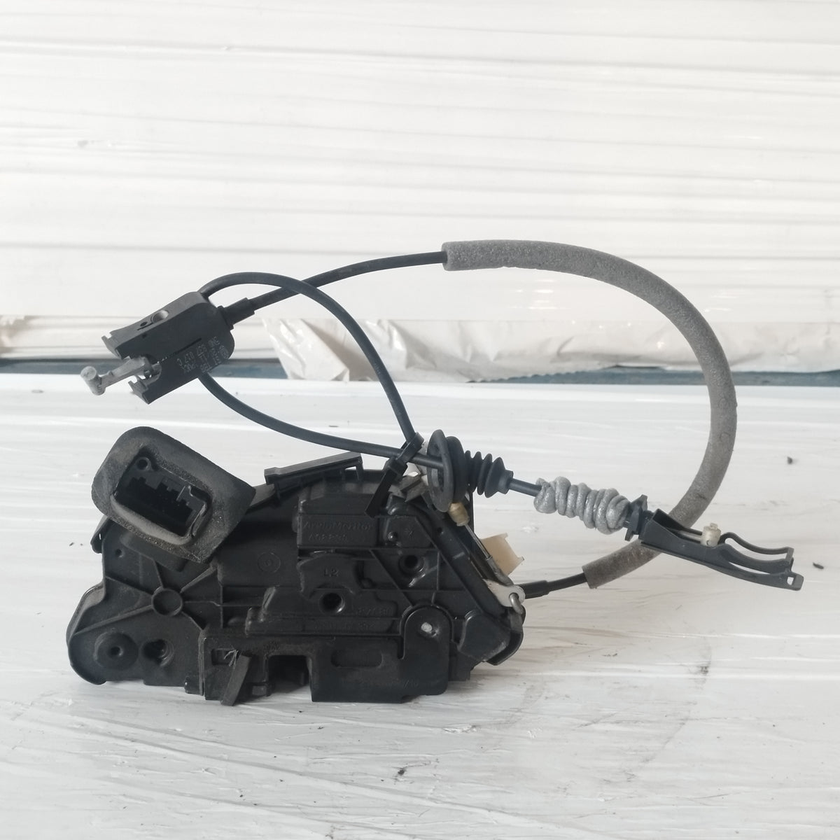 Serratura anteriore sx Volkswagen Polo (6R / 6C) 2009-2017 cod: 15B-5k1837015B ecoAC17574