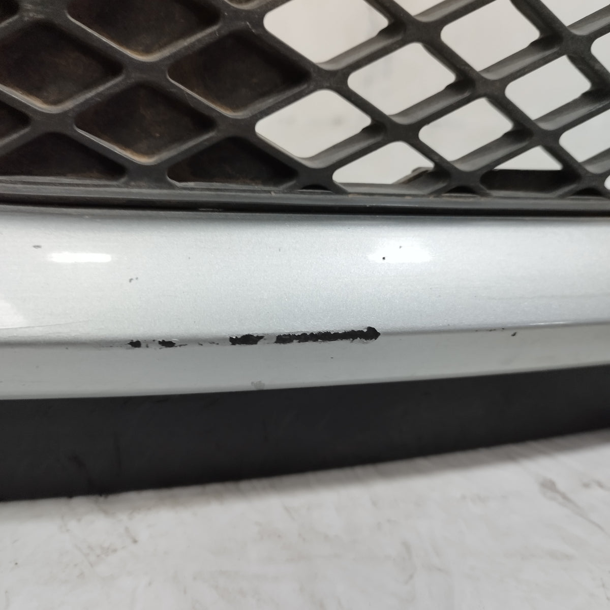 Paraurti anteriore grigio Ford Fiesta MK6 2006-2008 ecoAC16757
