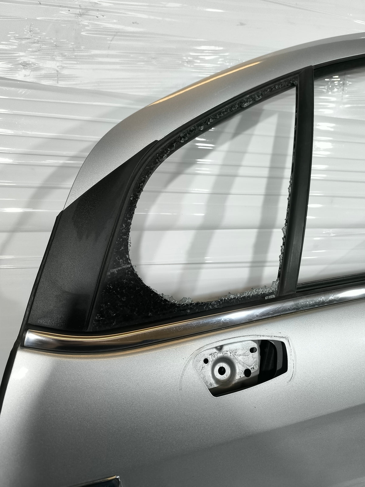 Sportello anteriore sx grigio argento Citroen C3 anno 2009-2016 ecoAG9797