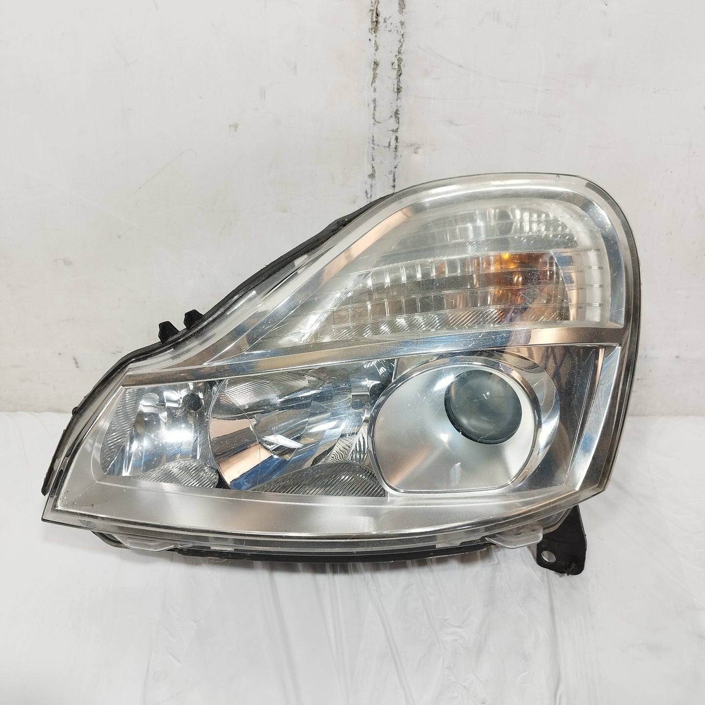 Fanale anteriore sx Renault Modus 2008-2012 Restyling cod: 8200658385 ecoAC16748