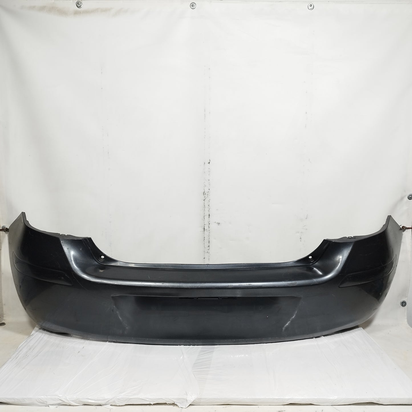 Paraurti posteriore grigio scuro Toyota Yaris 2011 ecoAC15038