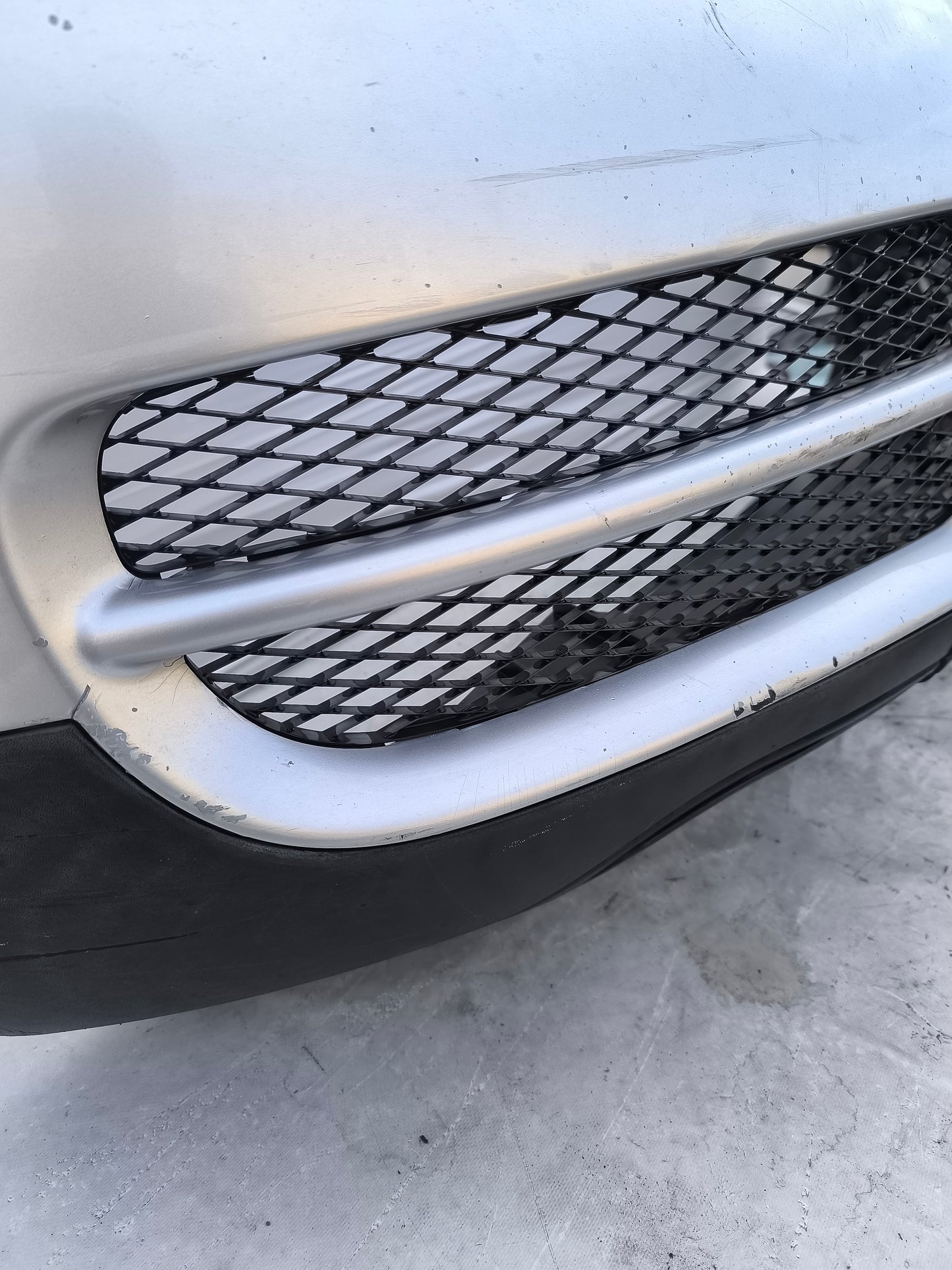 Paraurti anteriore Volkswagen Touareg anno 2007 grigio argento ecoAG8174