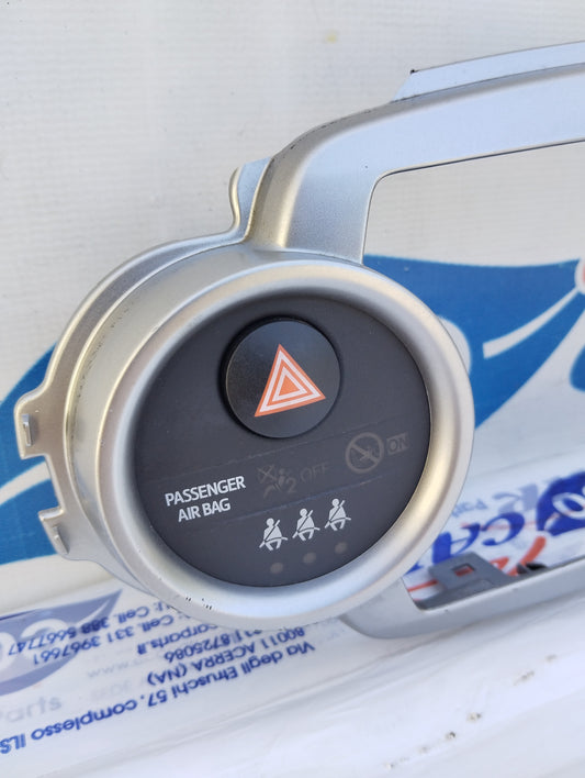 Toyota Yaris 2013 four-way arrow keypad complete with frame Cod. 839500D050-A ecoAG5315