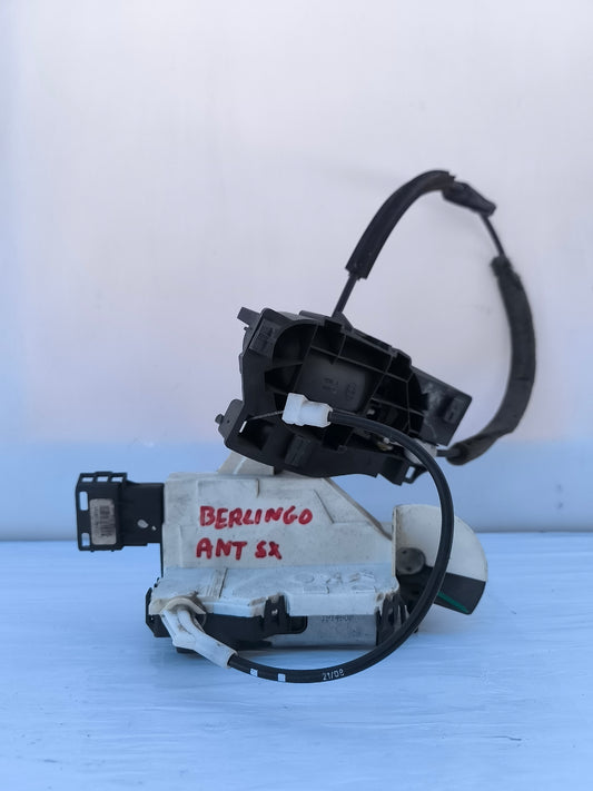 Serratura anteriore sinistra Citroën Berlingo anno 2009 Cod: PSA828406 ecoAG6964