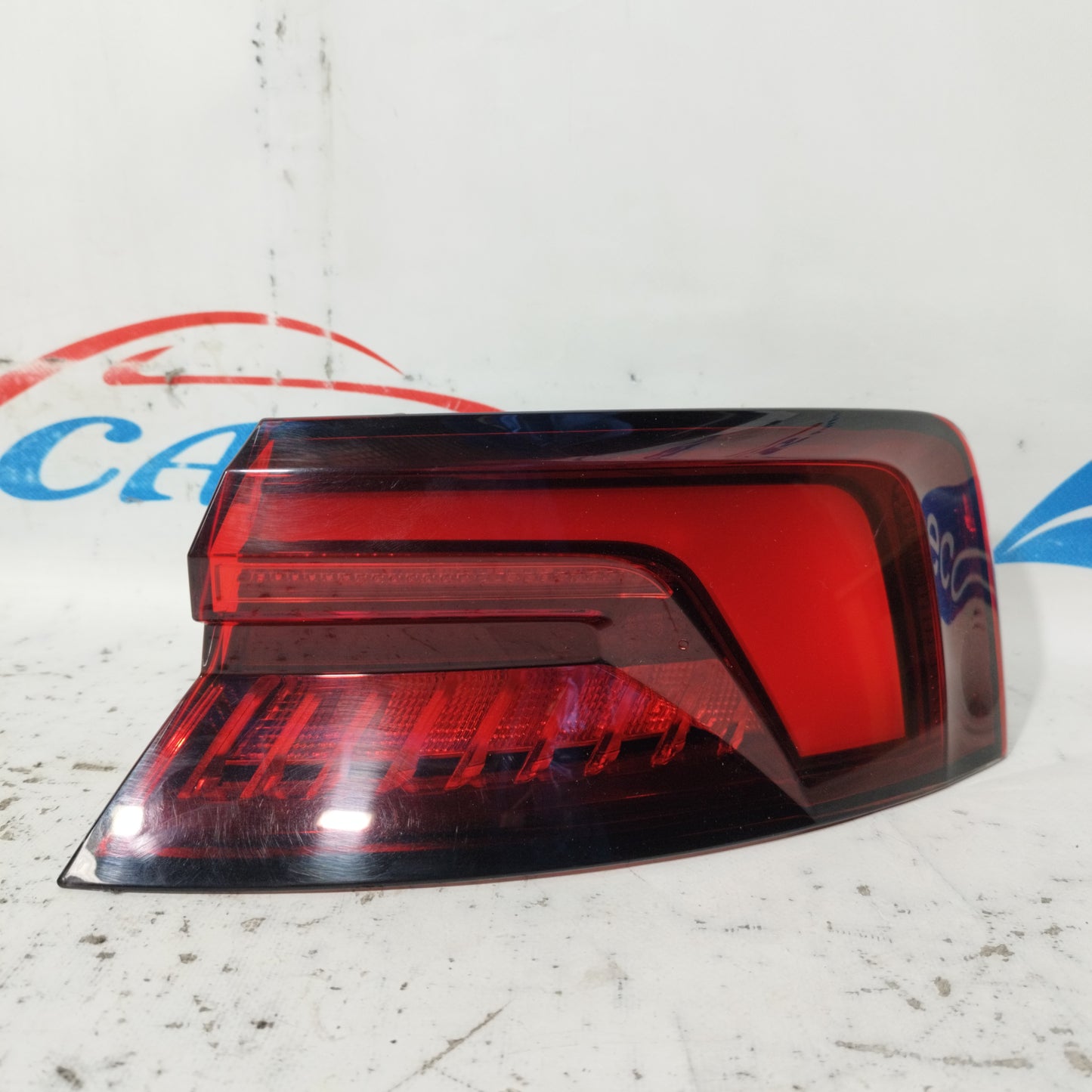 Audi A5 40 G-tron 2019 ecoAC10325 rechte Außenrückleuchte