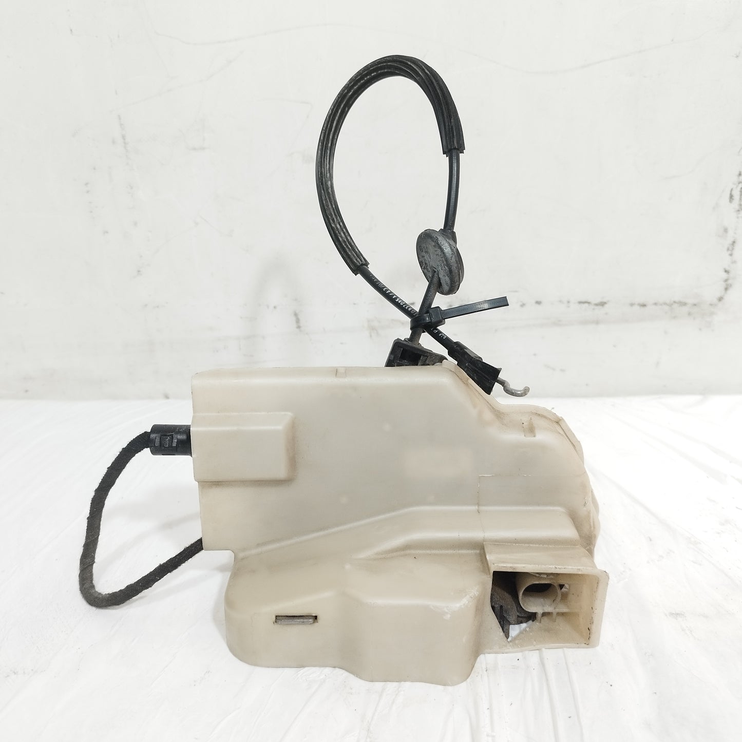 Serratura anteriore sx Volkswagen Touran (1T1 / 1T2) 2003-2010 ecoAC16517