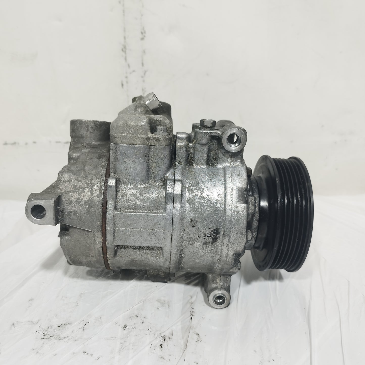 Compressore a / c Audi A4 (B8) 2.0 TDI DENSO 2008-2011 2 pin cod: 8k0260805E ecoAC15499