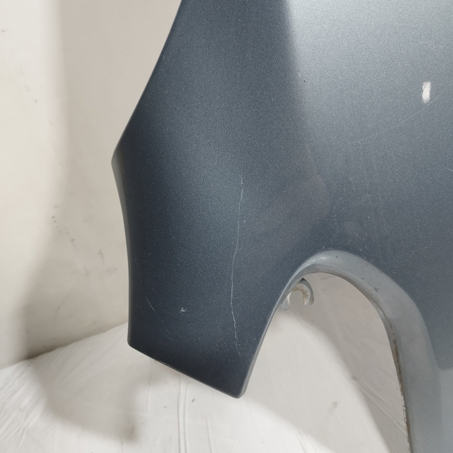 Parafango anteriore dx grigio scuro Opel Astra J 2009-2012 ecoAC15394