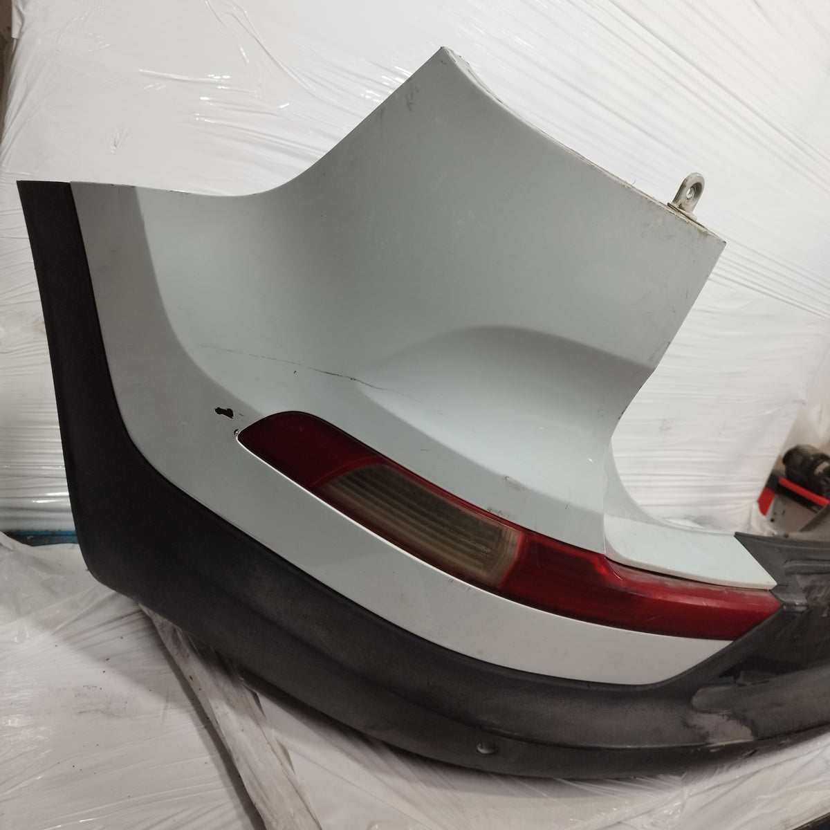 Paraurti posteriore bianco Kia Sportage III (SL) 2010-2013 ecoAC17304