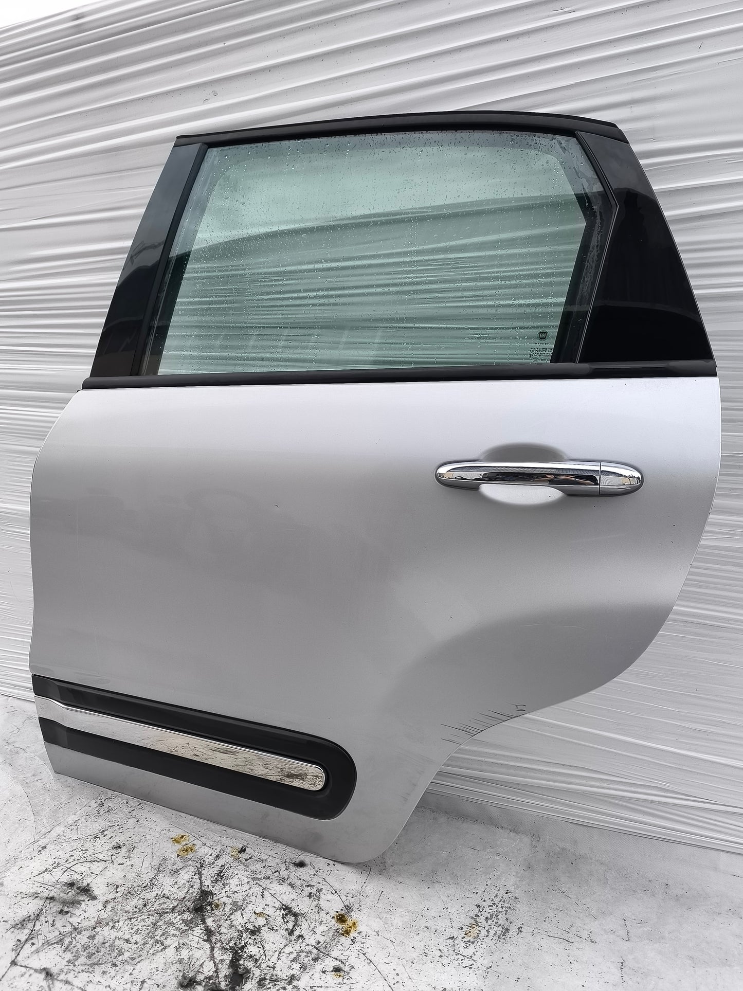Sportello posteriore grigio argento sx Fiat 500L 2013-2022 ecoAG8441