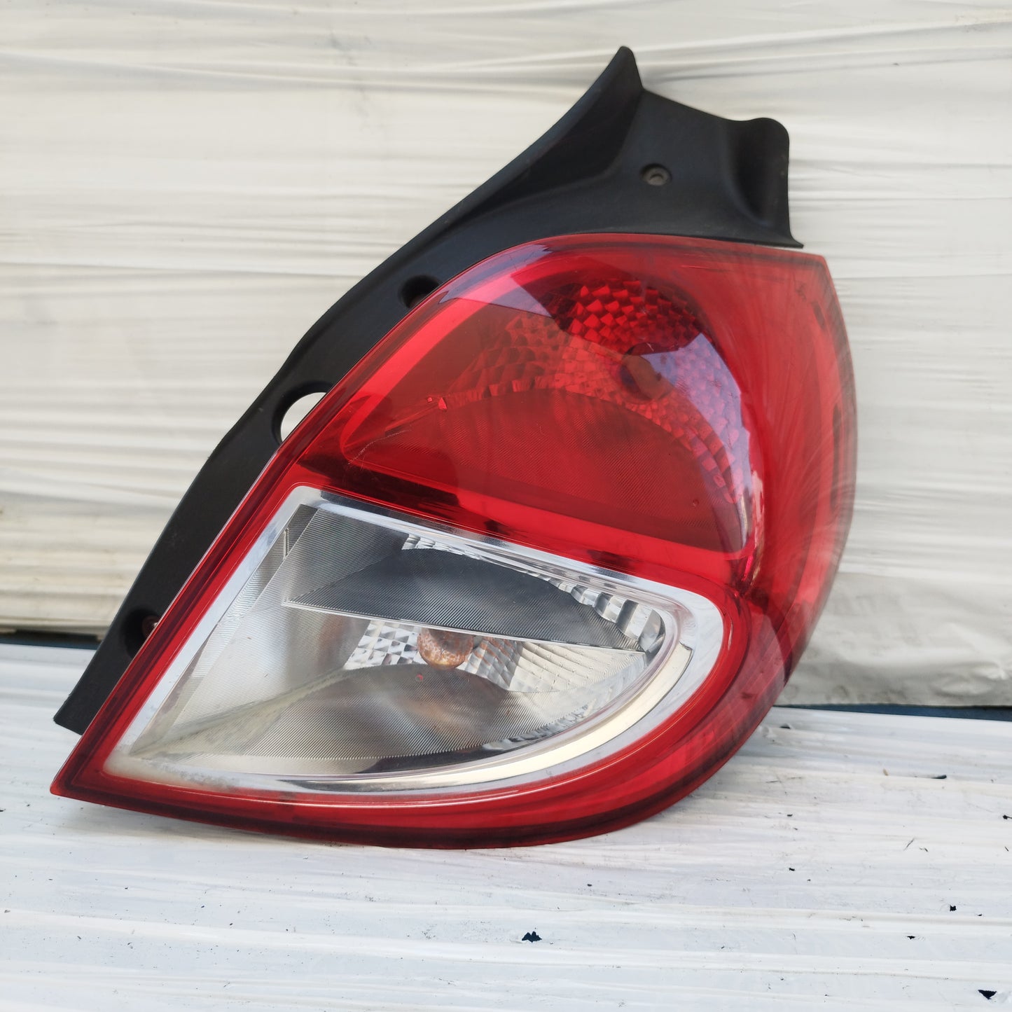 Fanale posteriore dx Renault Clio III (MK3) 2009-2012 cod: 8200866946 ecoDM296