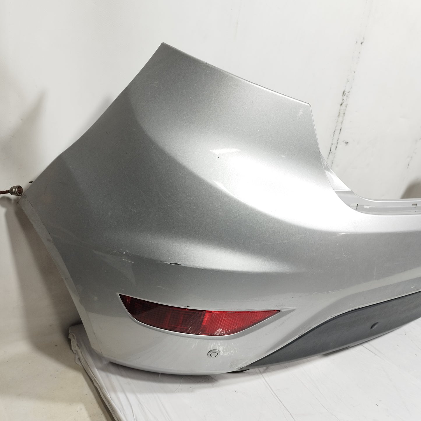 Paraurti posteriore grigio Ford Fiesta MK7 2008-2017 ecoAC15383