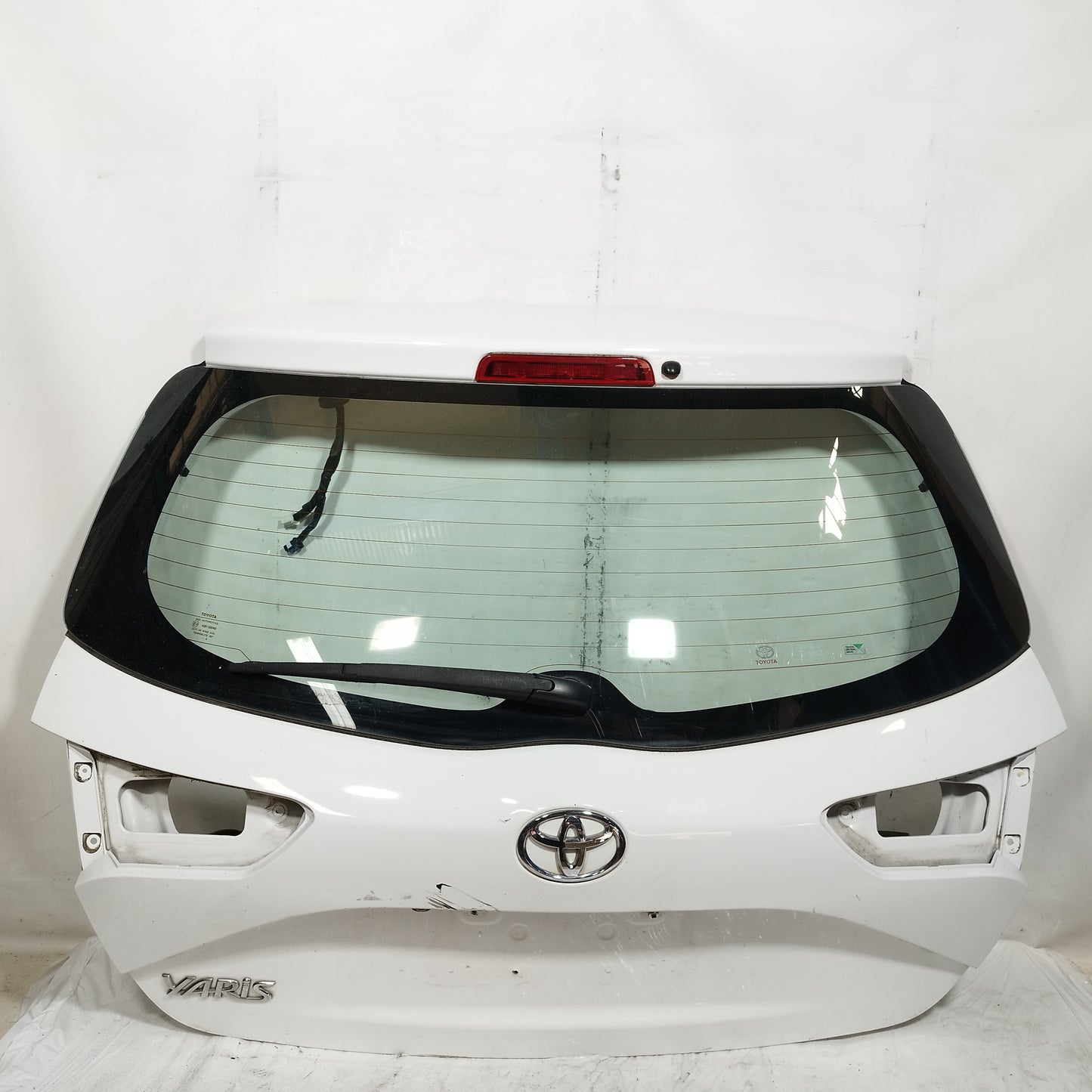 Portellone bianco Toyota Yaris III (XP130) 2017-2020 Restyling ecoAC16570