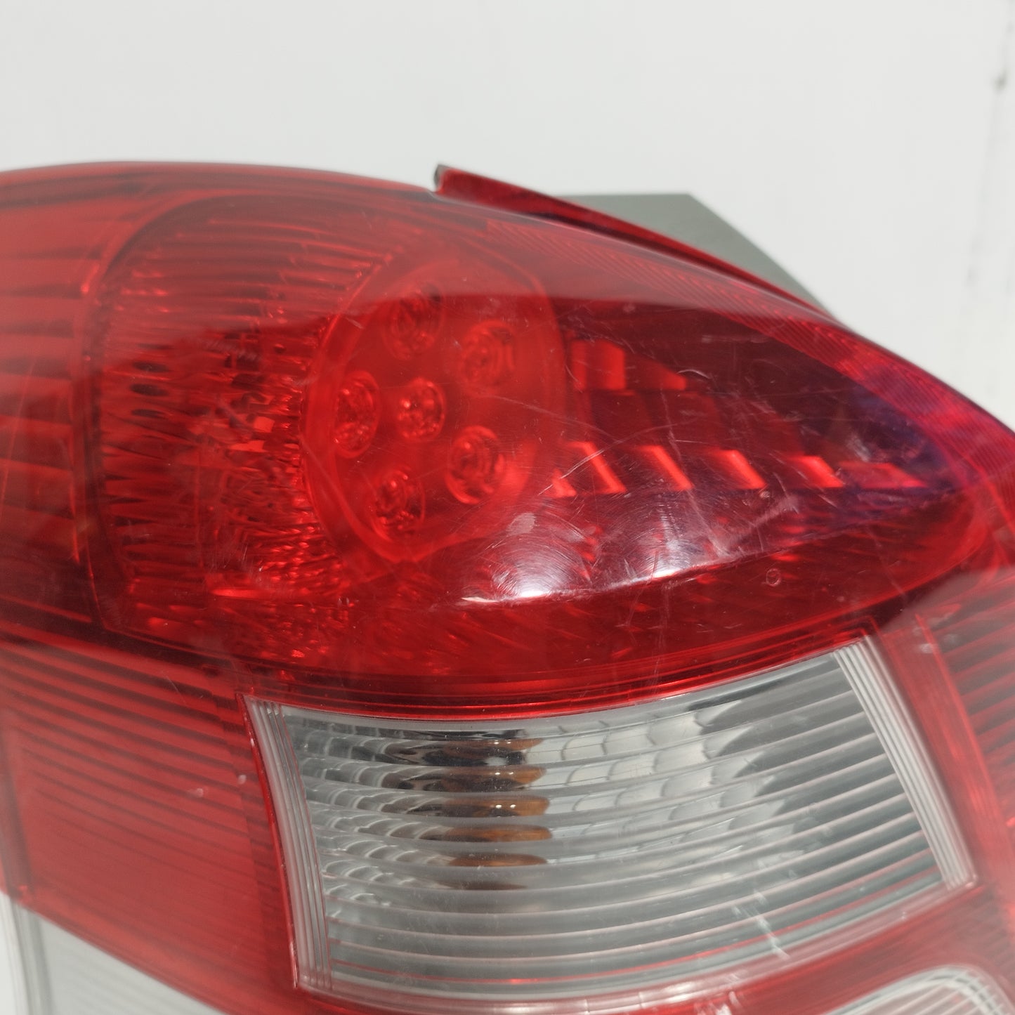 Toyota Yaris 2010 ecoAC13096 LED linke Rückleuchte