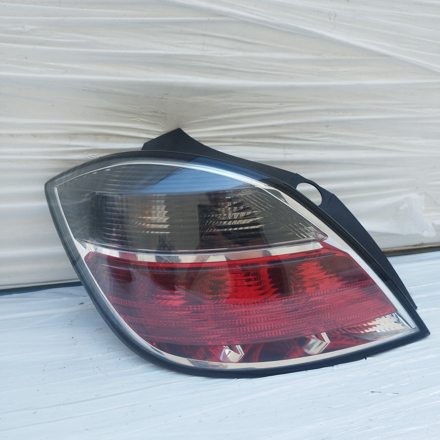 Fanale posteriore sx Opel Astra H 3 porte 2007 cod: 00505679 ecoDM220
