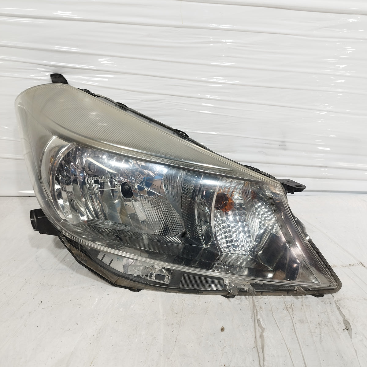 Fanale anteriore dx Toyota Yaris anno 2014 ecoAG7569