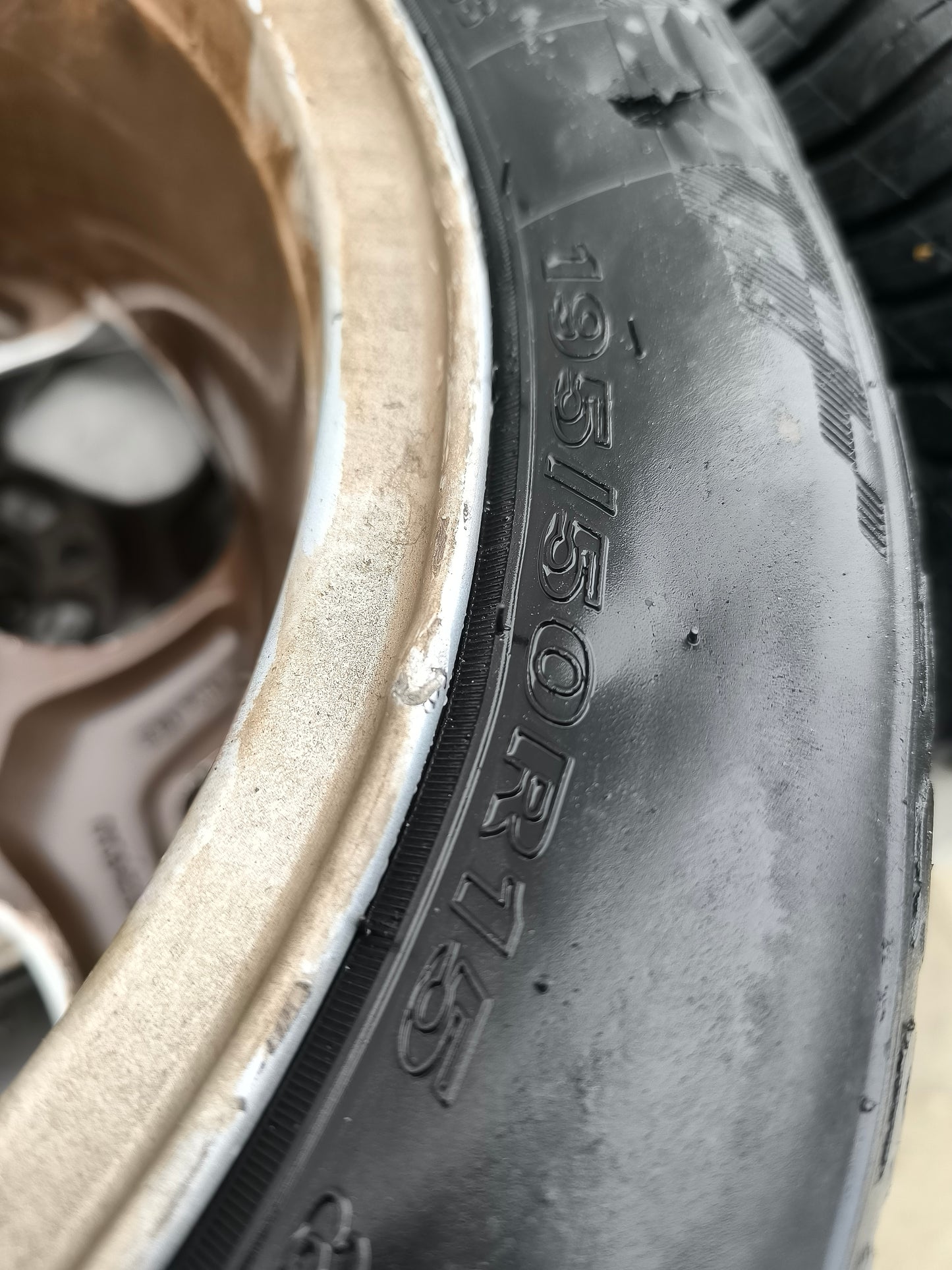 Cerchi e gomme Ford Fiesta anno 2012 ecoAG7914
