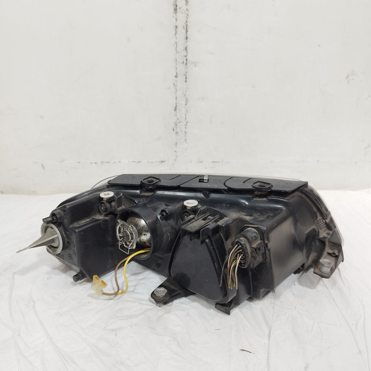 Fanale anteriore sx Volkswagen Passat B5.5 2001-2005 DEPO cod: 10R-031542 ecoAC16720