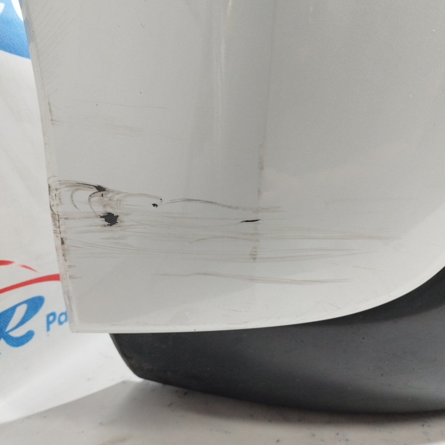 Pearl White Rear Bumper Peugeot 3008 2011 ecoAC9583