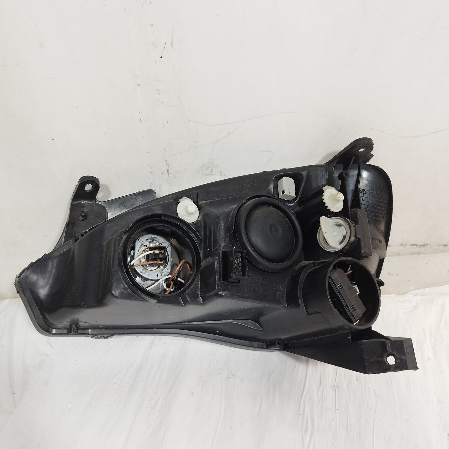 Fanale anteriore dx Opel Corsa C (X01) 2003-2005 TYC cod: 20-6065 ecoAC16559