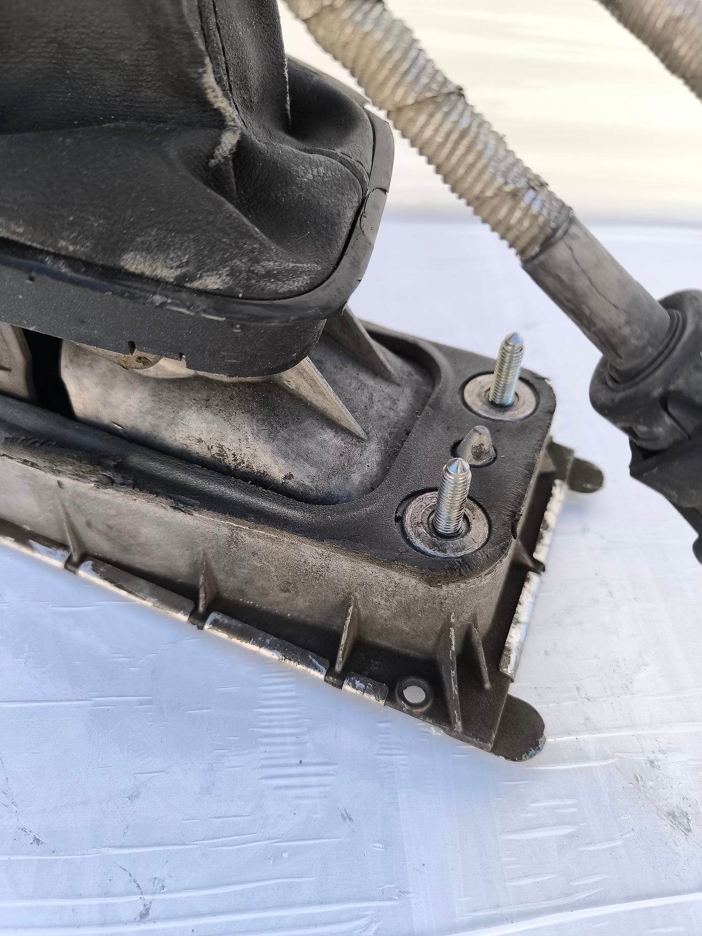 Leva cambio con cavi Volkswagen Polo /Seat Ibiza 1.2 B anno 2011 cod. 6Q1711061E ecoAG7669