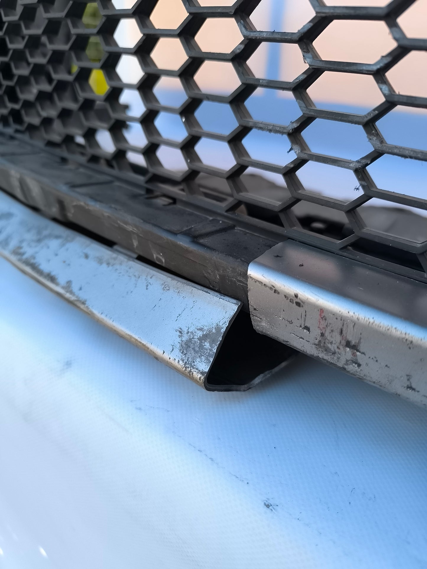 Weiße Frontpartie Chevrolet Orlando Baujahr 2015 ecoAG6473