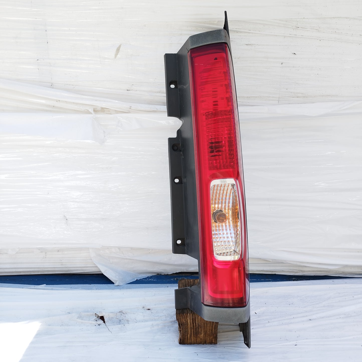 Fanale posteriore dx Renault Trafic 2006-2014 cod: 93857722 ecoDM430